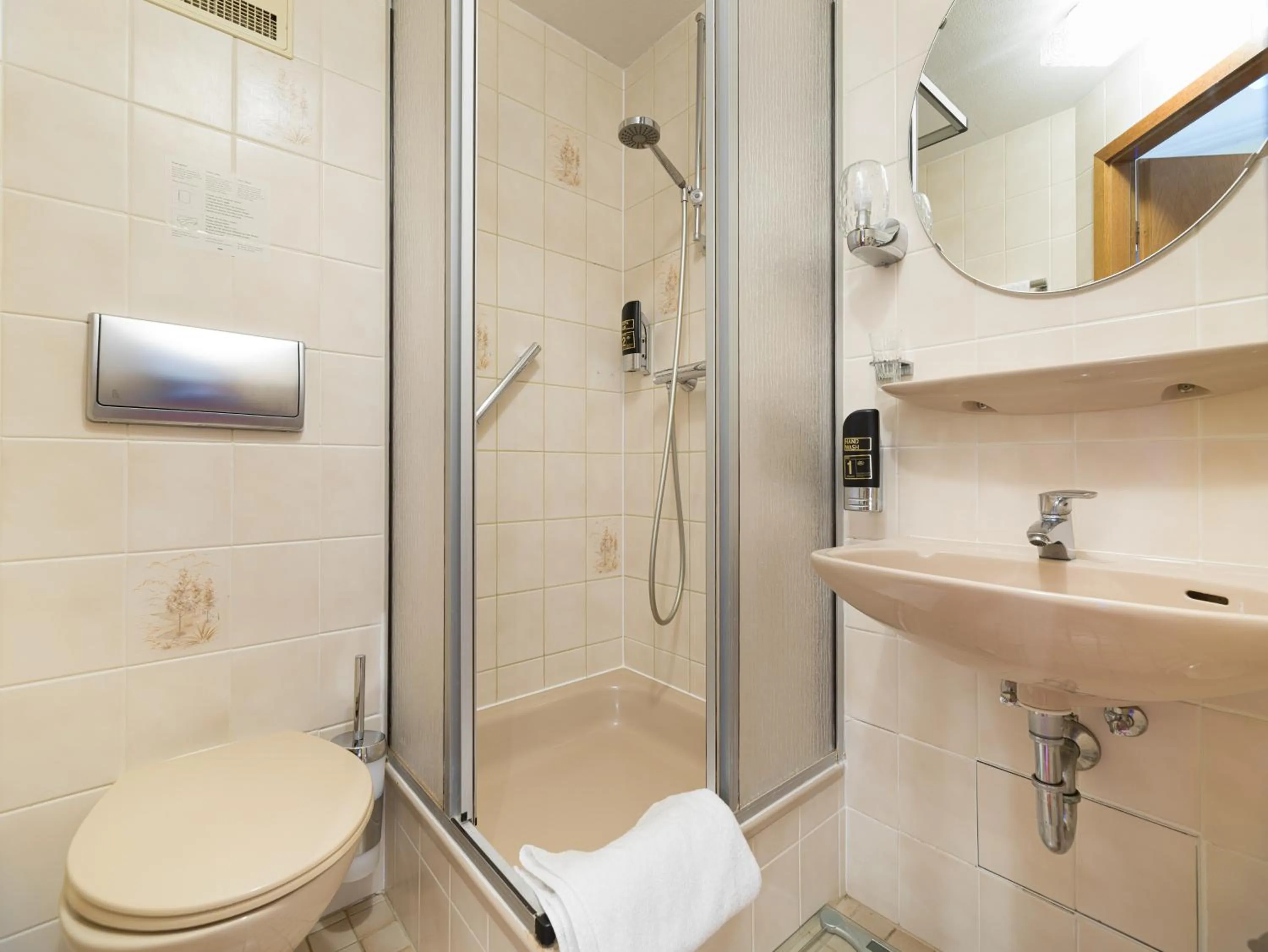 Toilet in Park Hotel