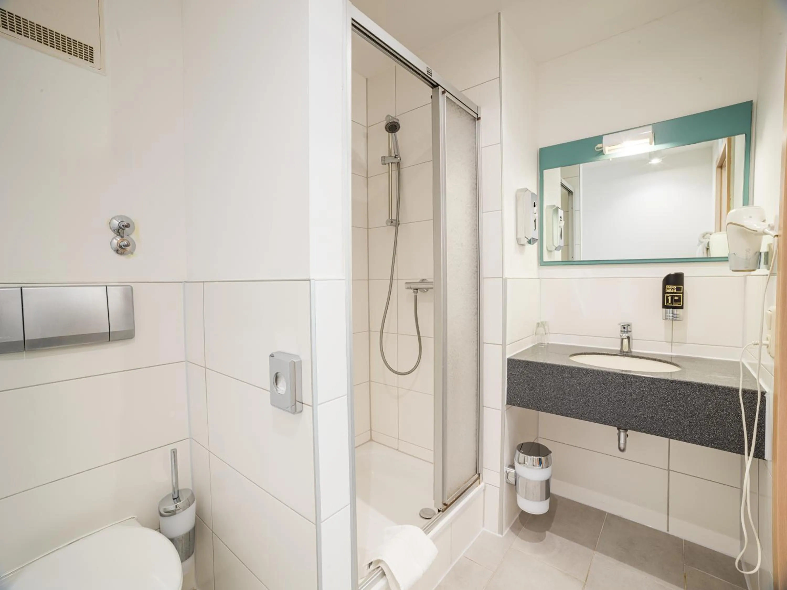 Toilet in Park Hotel