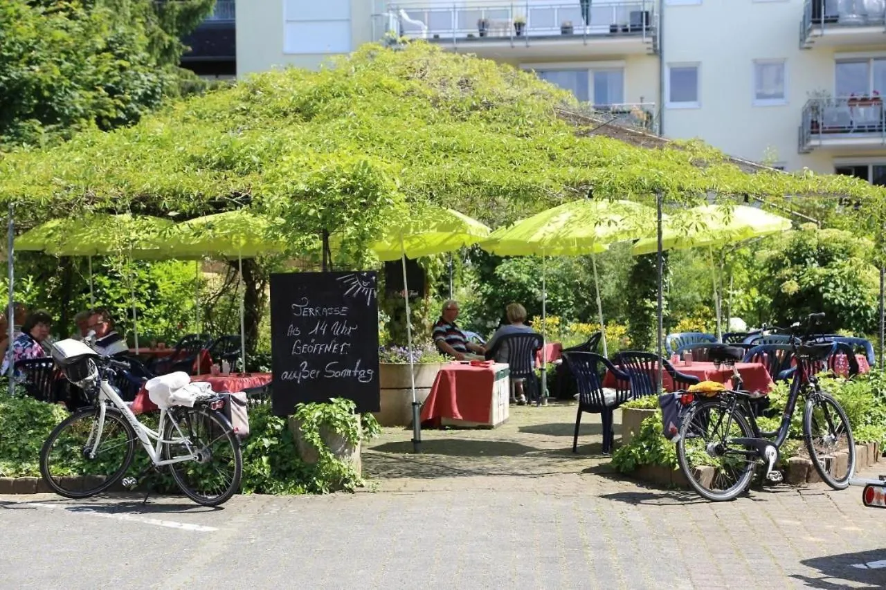 Spring in Park Hotel