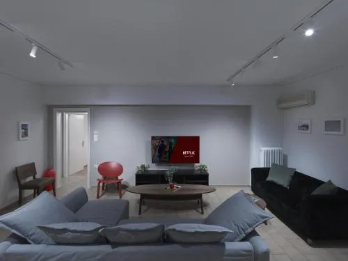 2 bedroom apartment close to children's hospital