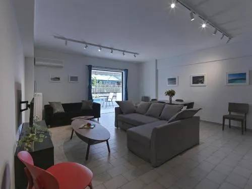 2 bedroom apartment close to children's hospital