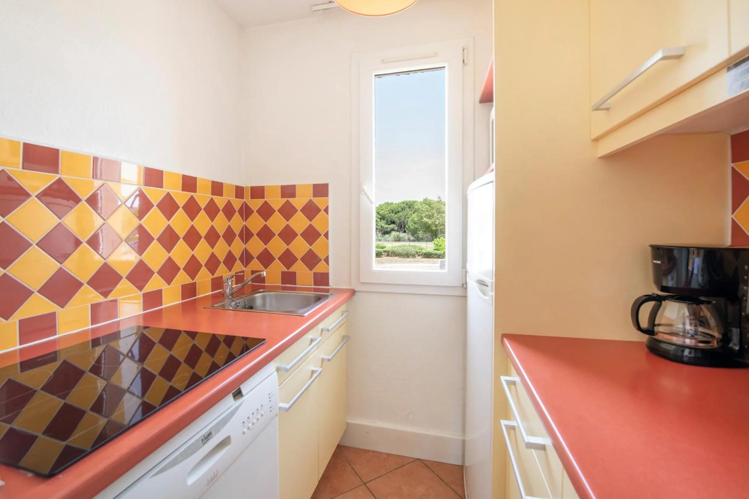 Kitchen or kitchenette in SOWELL Family Grau du Roi