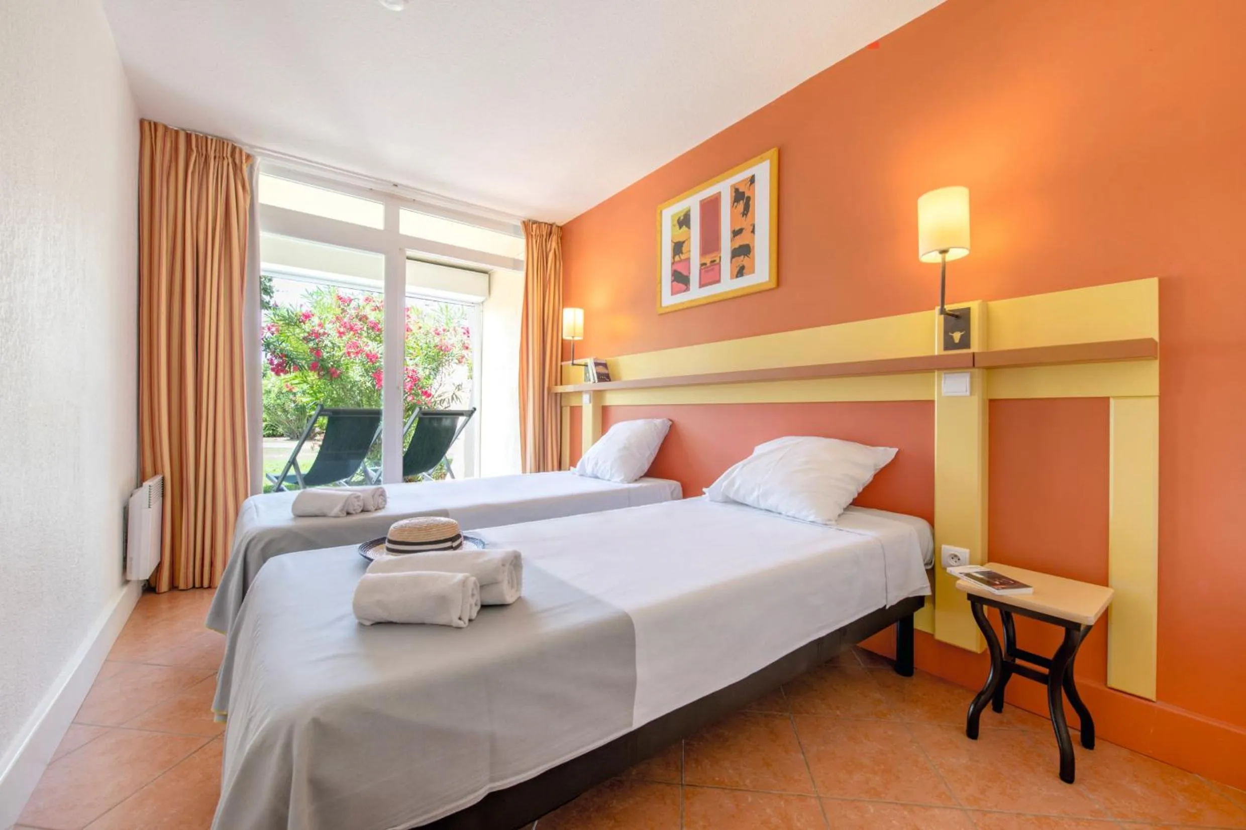 Bedroom, Bed in SOWELL RESIDENCES Les Sablons