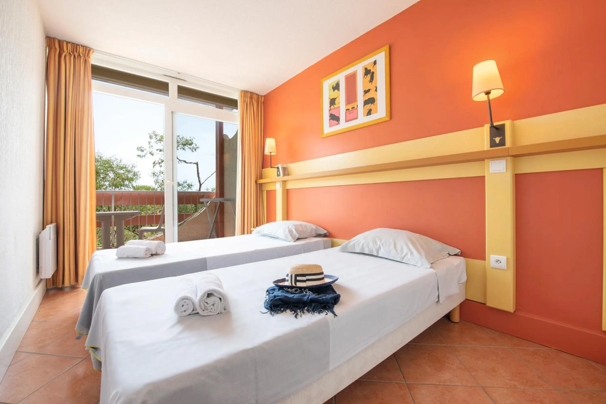 Bedroom, Bed in SOWELL RESIDENCES Les Sablons