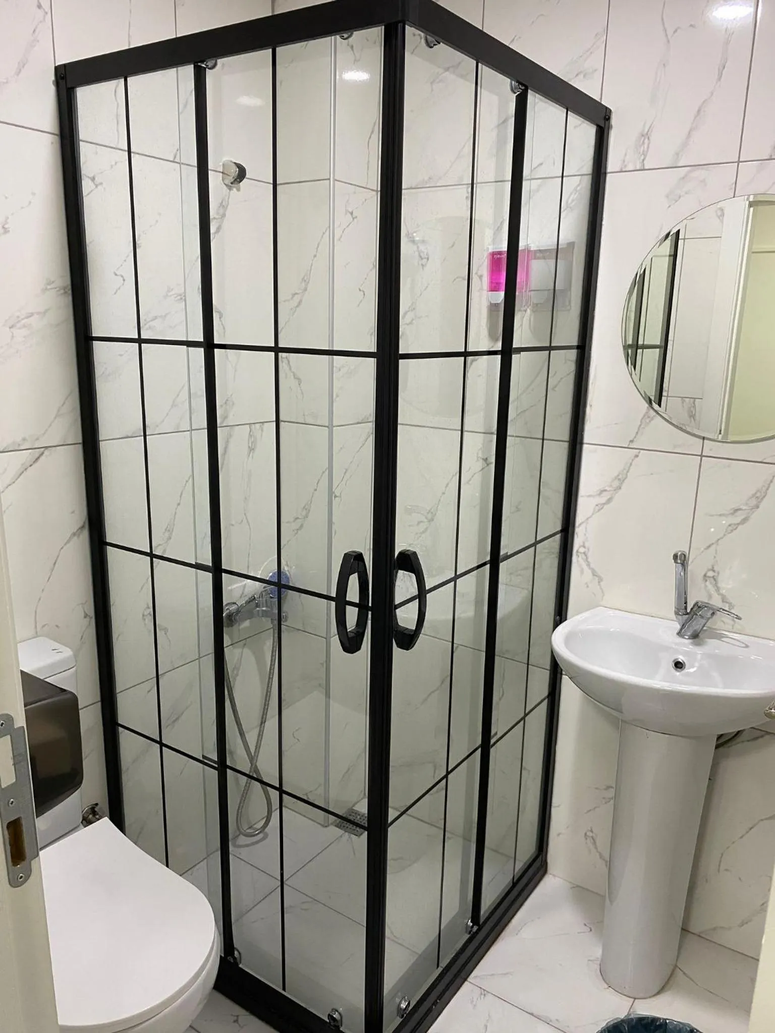 Shower in Deeps Hostel Ankara 2