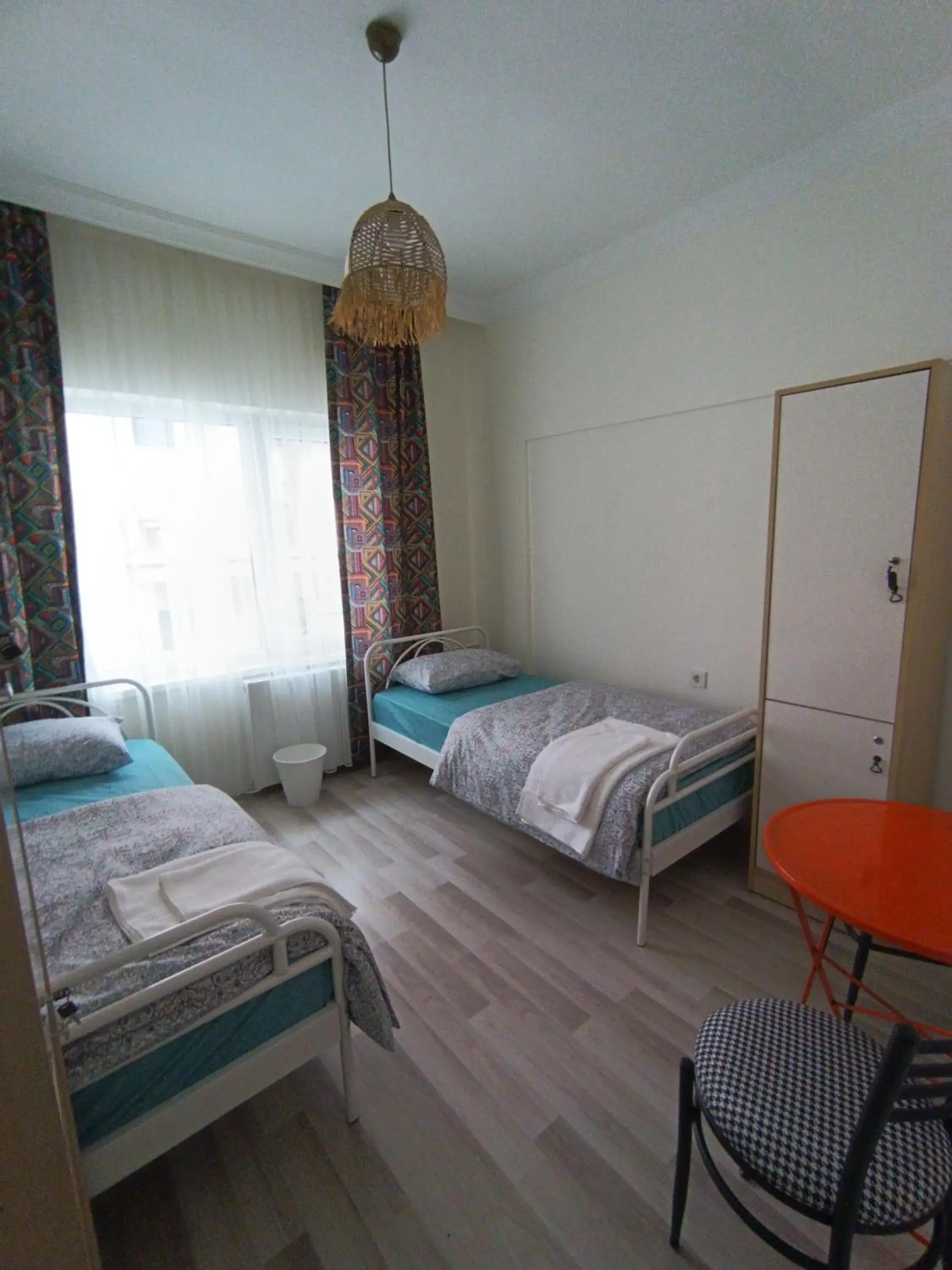 Standard Twin Room with Shared Bathroom in Deeps Hostel Ankara 2 Standard Twin Room with Shared Bathroom in Deeps Hostel Ankara 2
