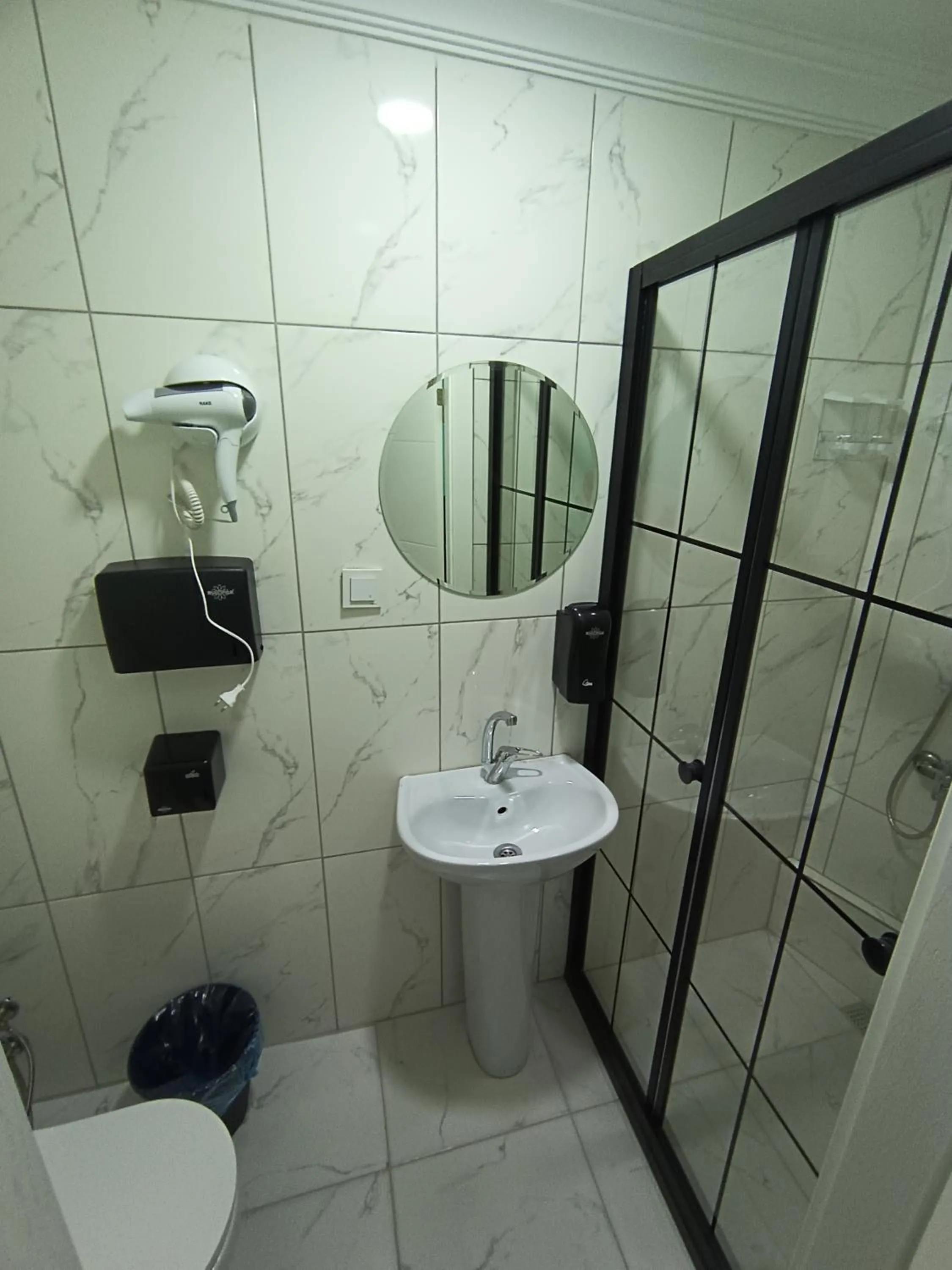 Bathroom in Deeps Hostel Ankara 2