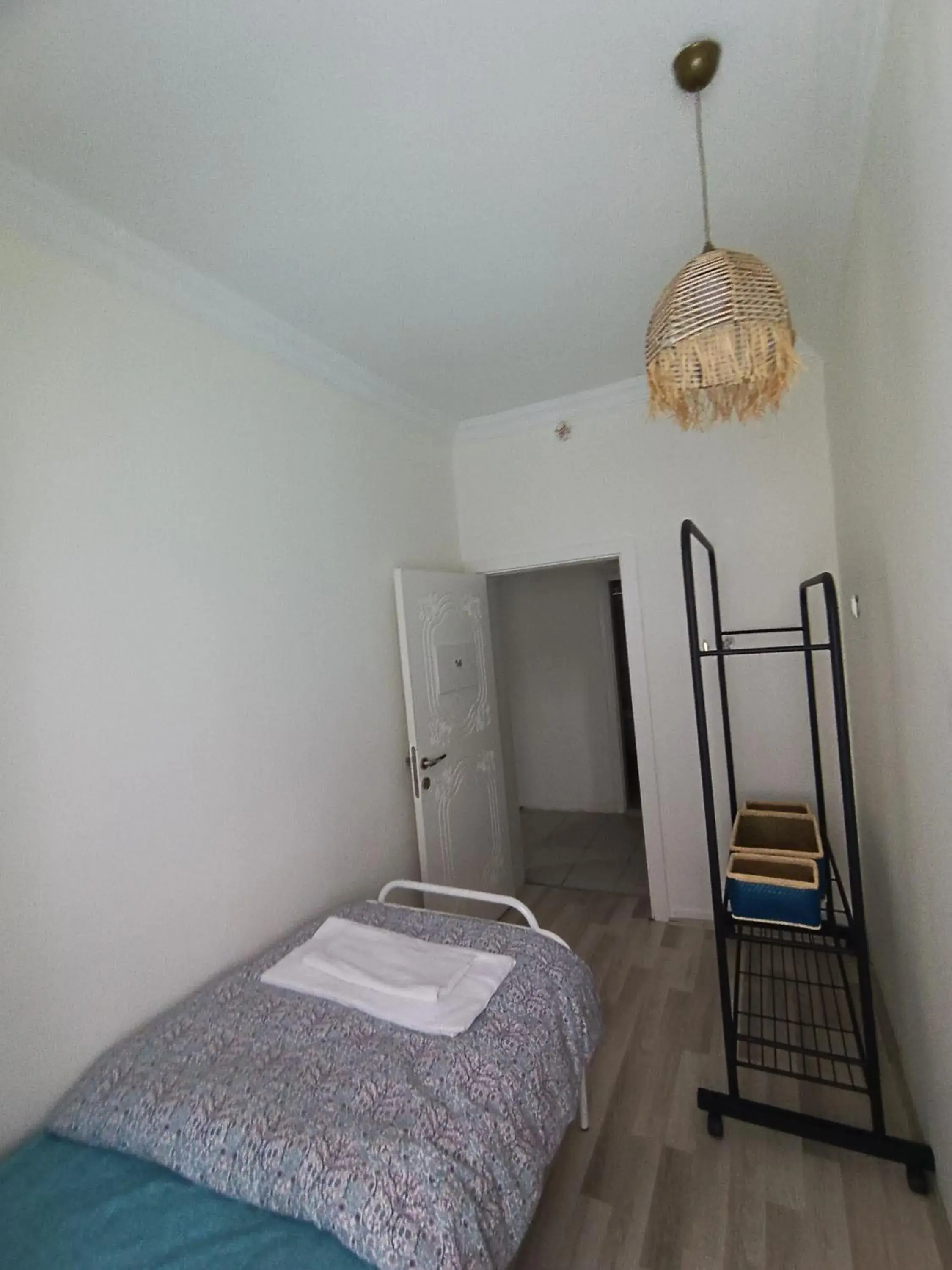 Single Room with Bathroom in Deeps Hostel Ankara 2 Single Room with Bathroom in Deeps Hostel Ankara 2