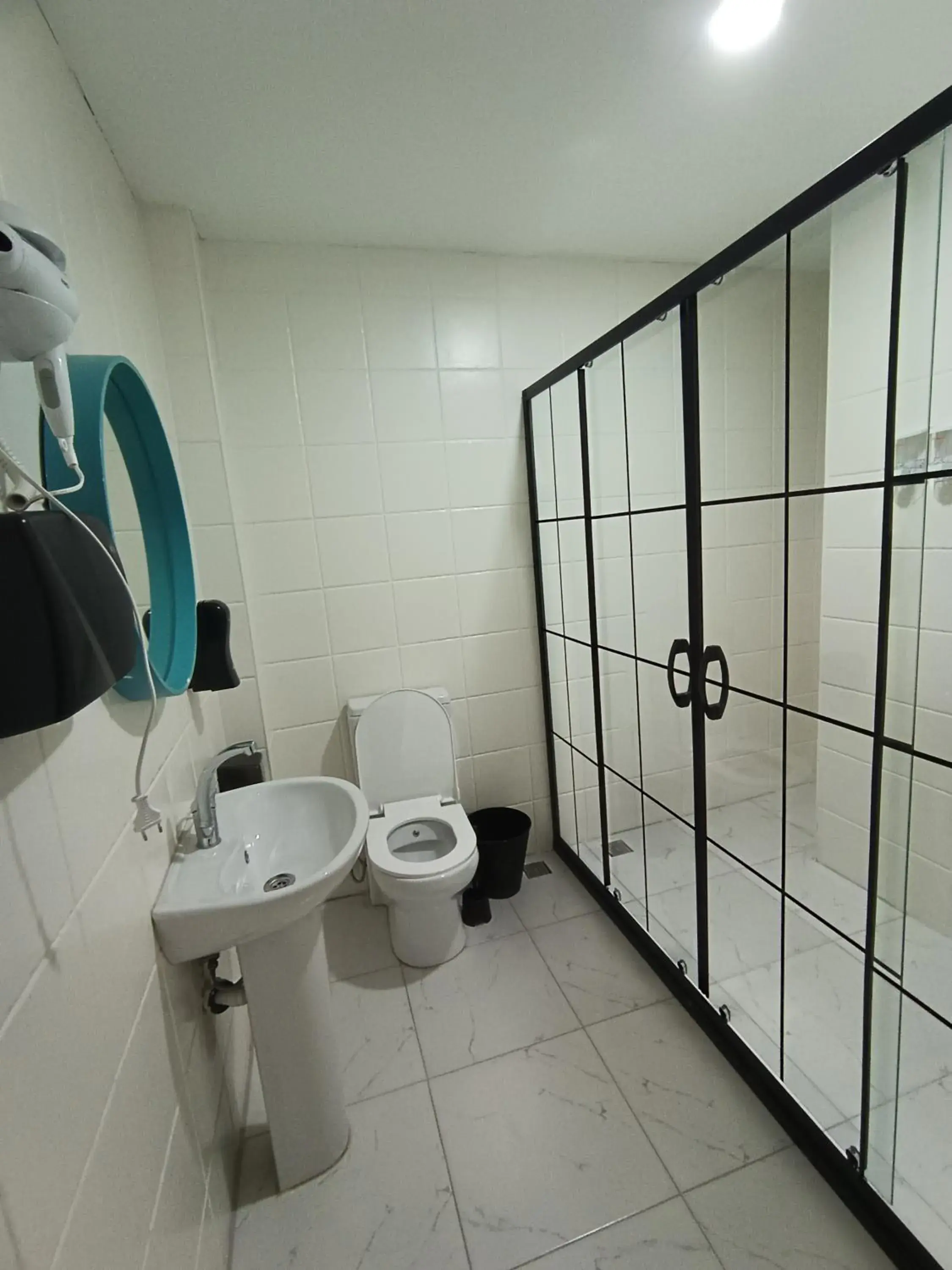 Standard Twin Room with Shared Bathroom in Deeps Hostel Ankara 2 Standard Twin Room with Shared Bathroom in Deeps Hostel Ankara 2