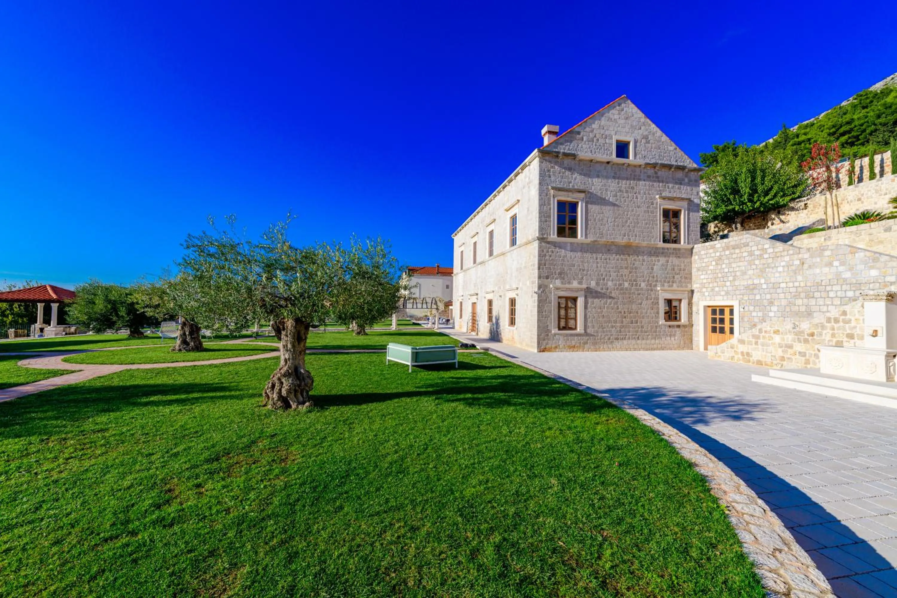 Facade/entrance in Palace Natali