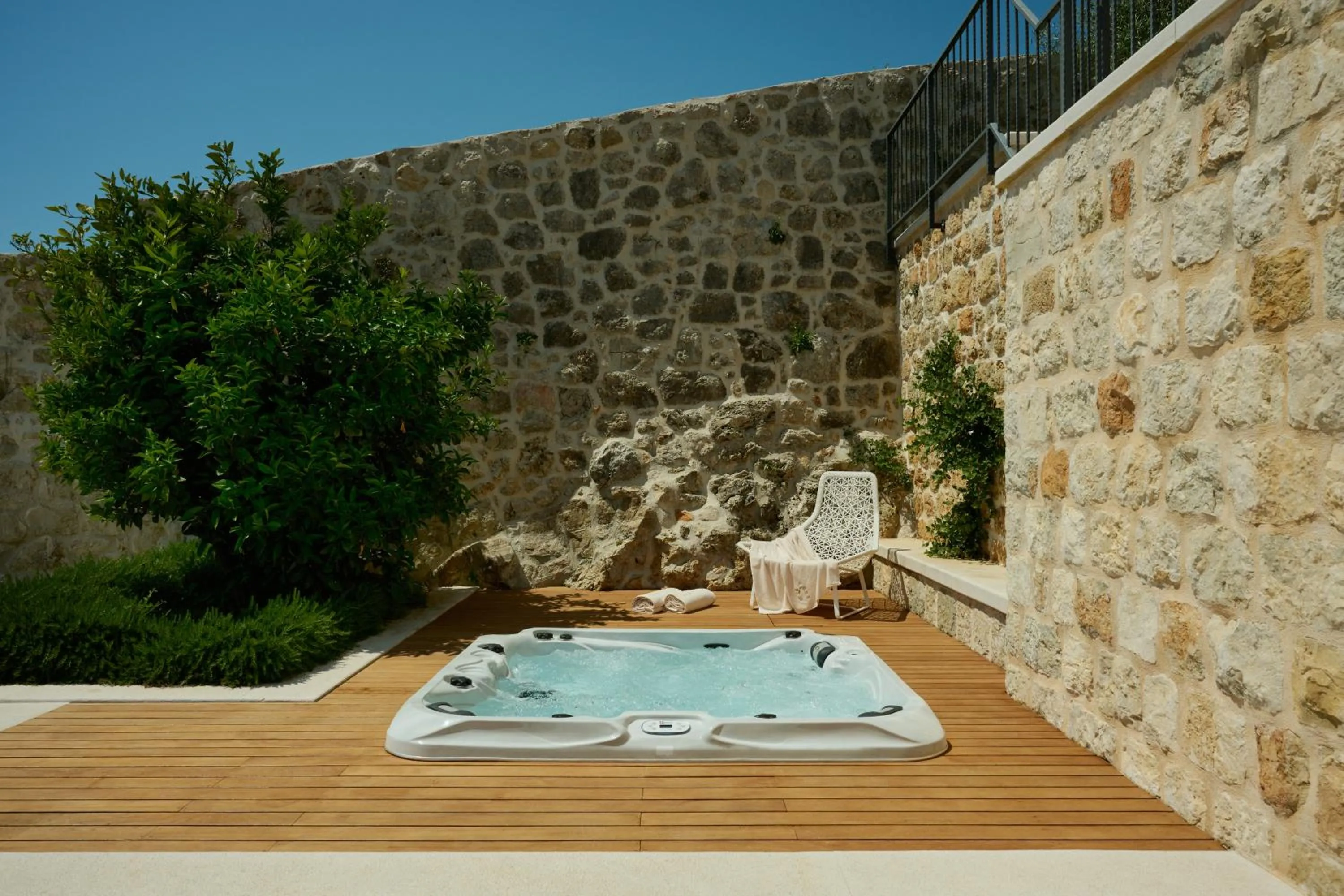 Property building in Palace Natali