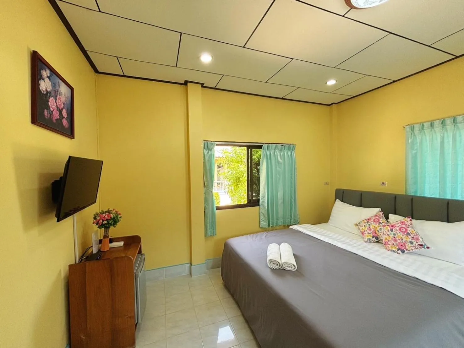 Property building, Bed in Thungwua laen resort