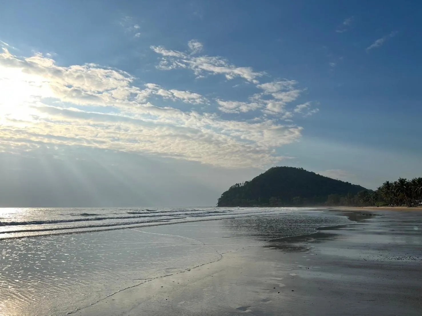 Beach in Thungwua laen resort