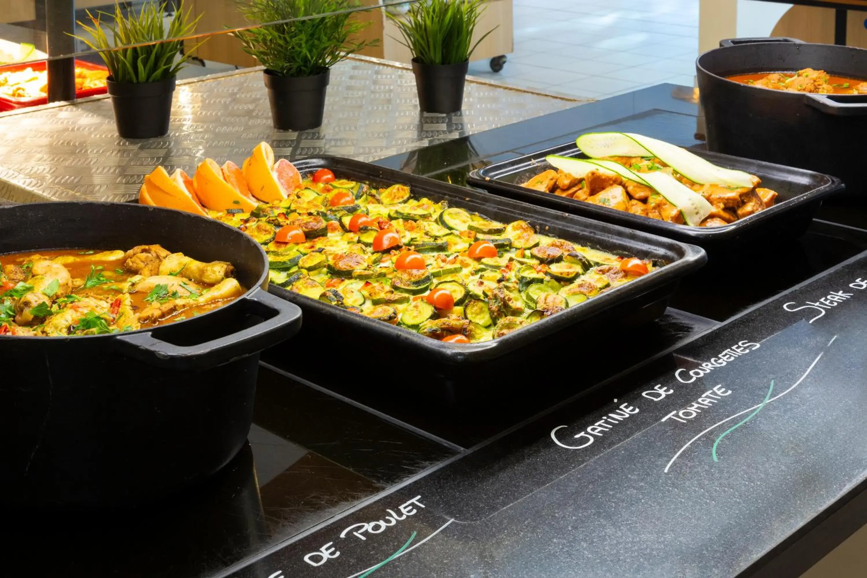 Restaurant/places to eat in SOWELL RESIDENCES Les Lauriers Roses Restaurant/places to eat in SOWELL RESIDENCES Les Lauriers Roses