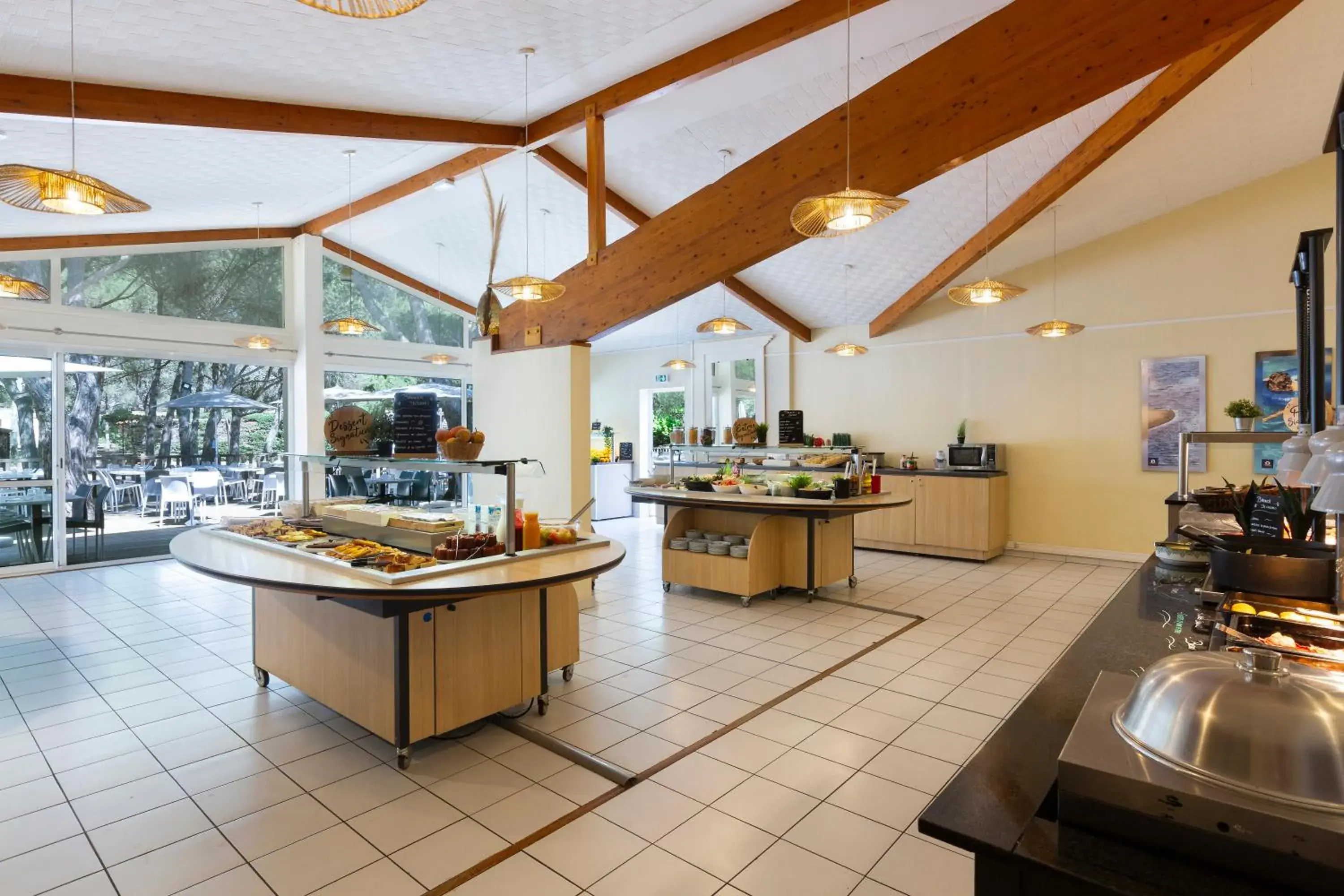 Restaurant/places to eat in SOWELL RESIDENCES Les Lauriers Roses Restaurant/places to eat in SOWELL RESIDENCES Les Lauriers Roses