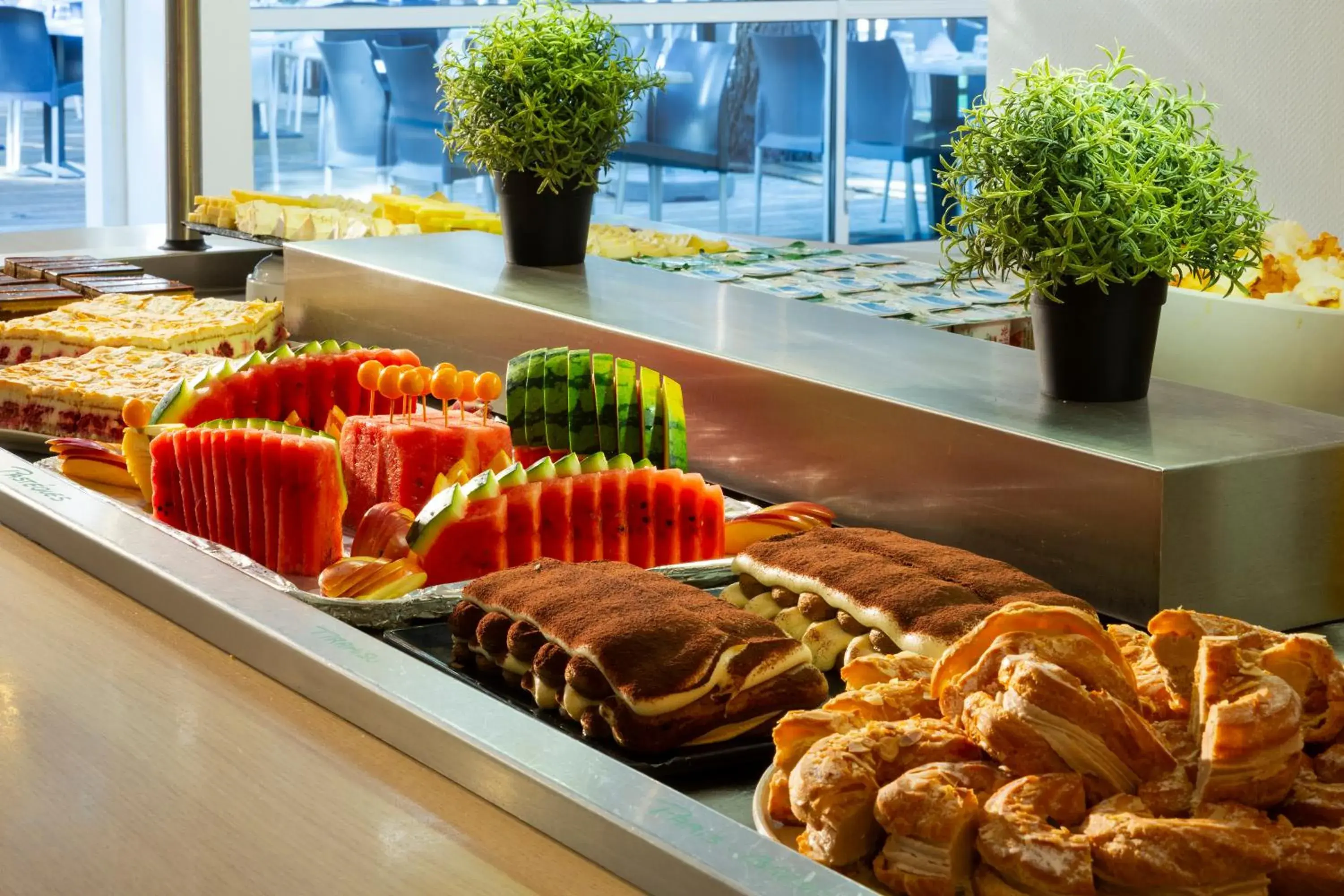 Restaurant/places to eat in SOWELL RESIDENCES Les Lauriers Roses Restaurant/places to eat in SOWELL RESIDENCES Les Lauriers Roses