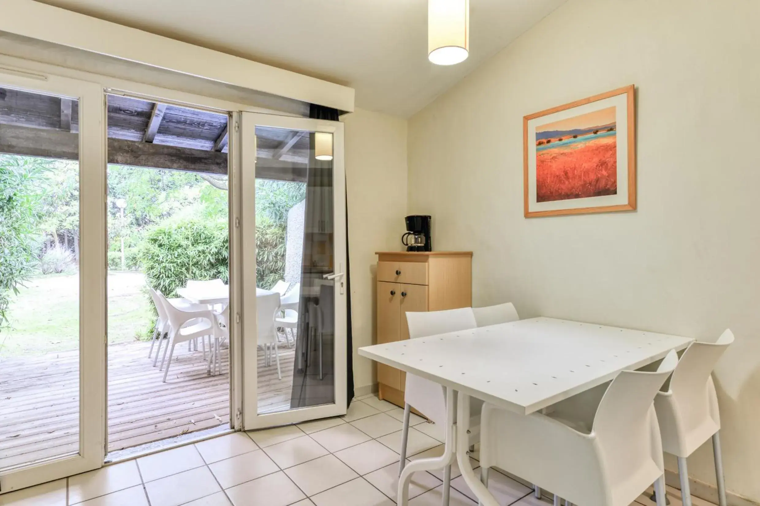 Patio in SOWELL RESIDENCES Les Lauriers Roses Patio in SOWELL RESIDENCES Les Lauriers Roses