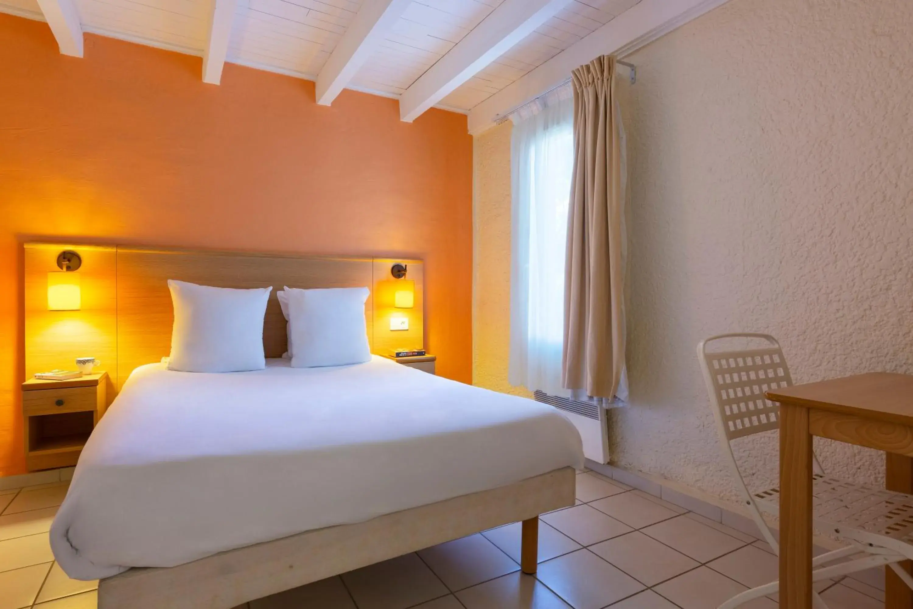 Bedroom, Bed in SOWELL RESIDENCES Les Lauriers Roses Bedroom, Bed in SOWELL RESIDENCES Les Lauriers Roses