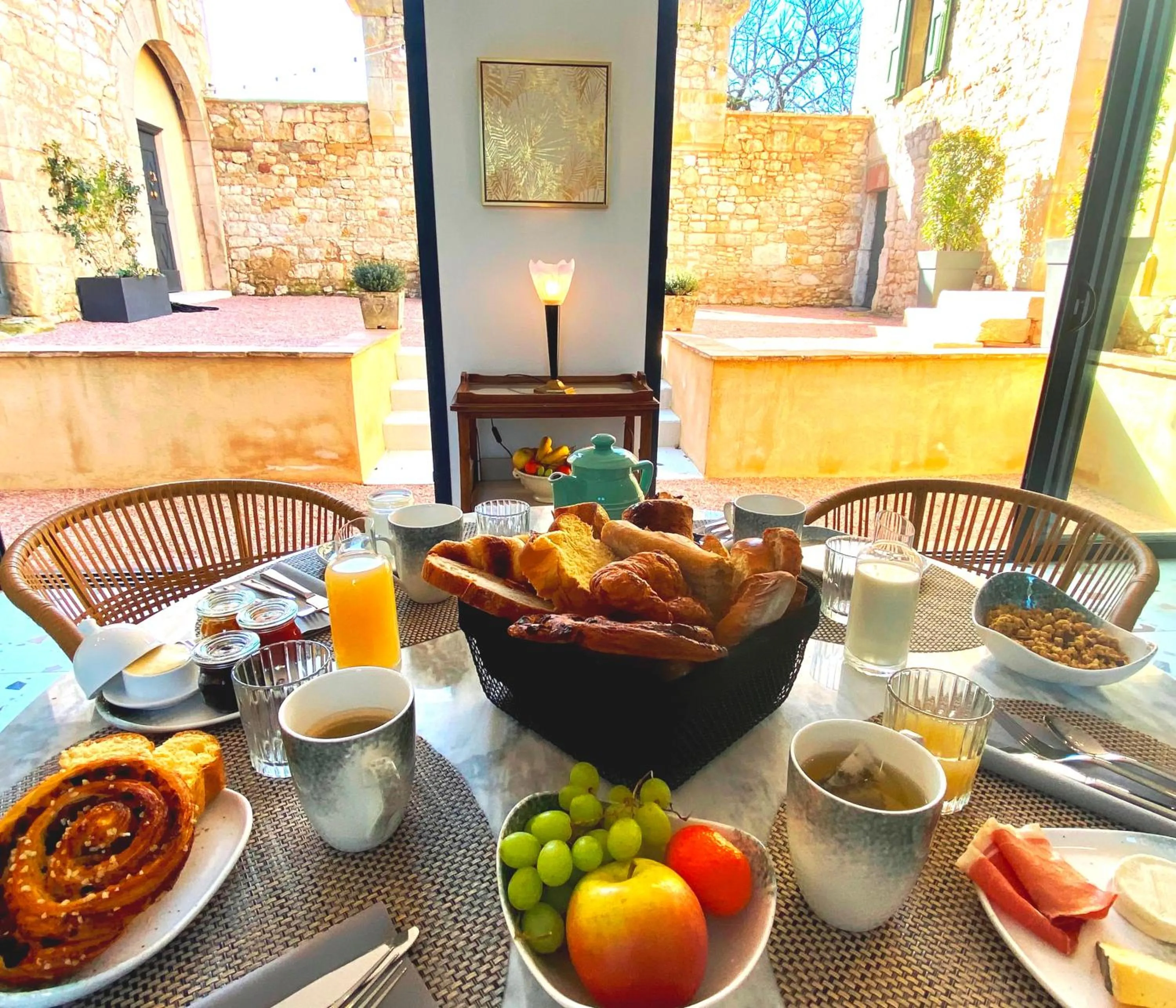 Breakfast in DOMAINE DE LEJOS - Portes d'Albi
