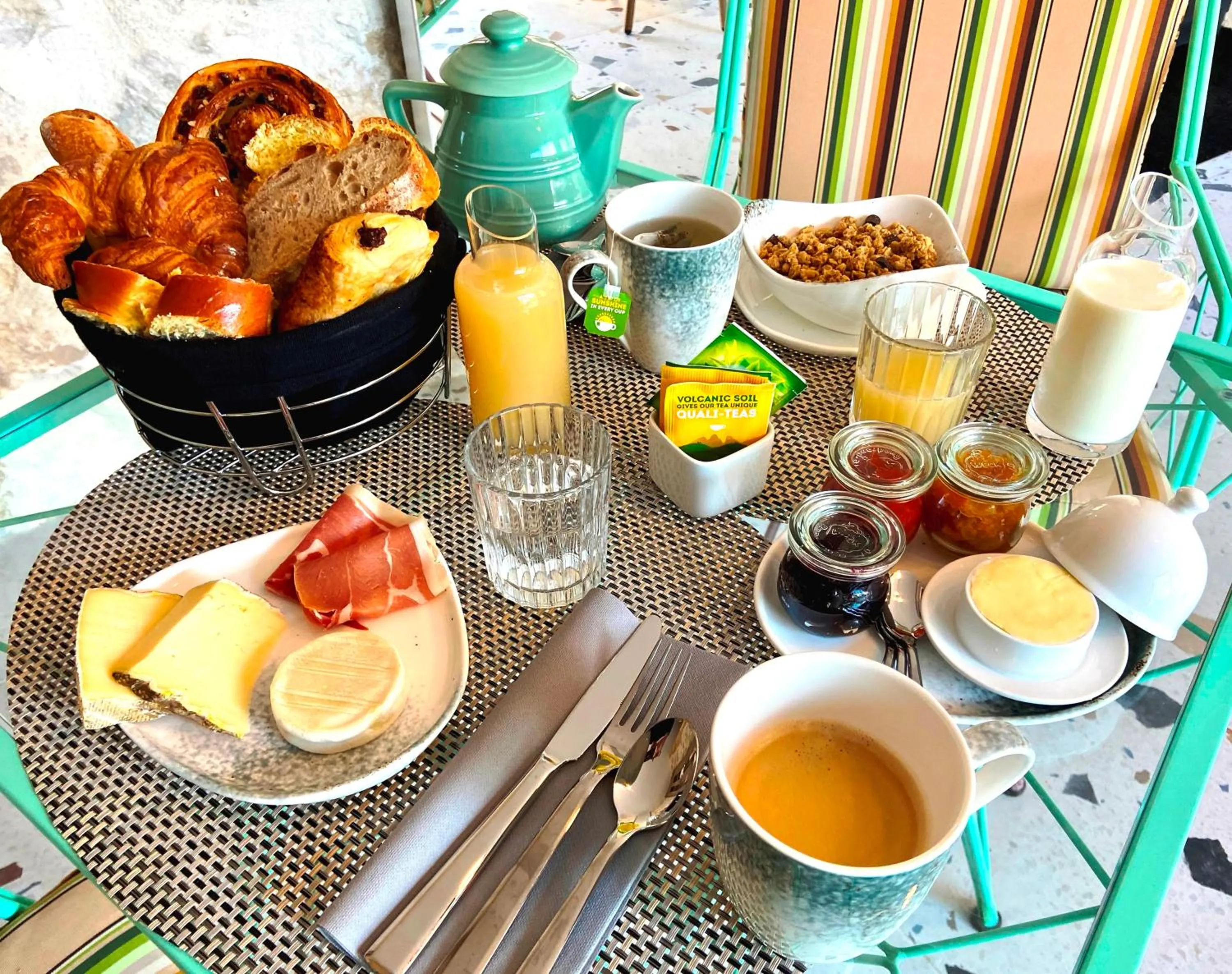 Breakfast in DOMAINE DE LEJOS - Portes d'Albi