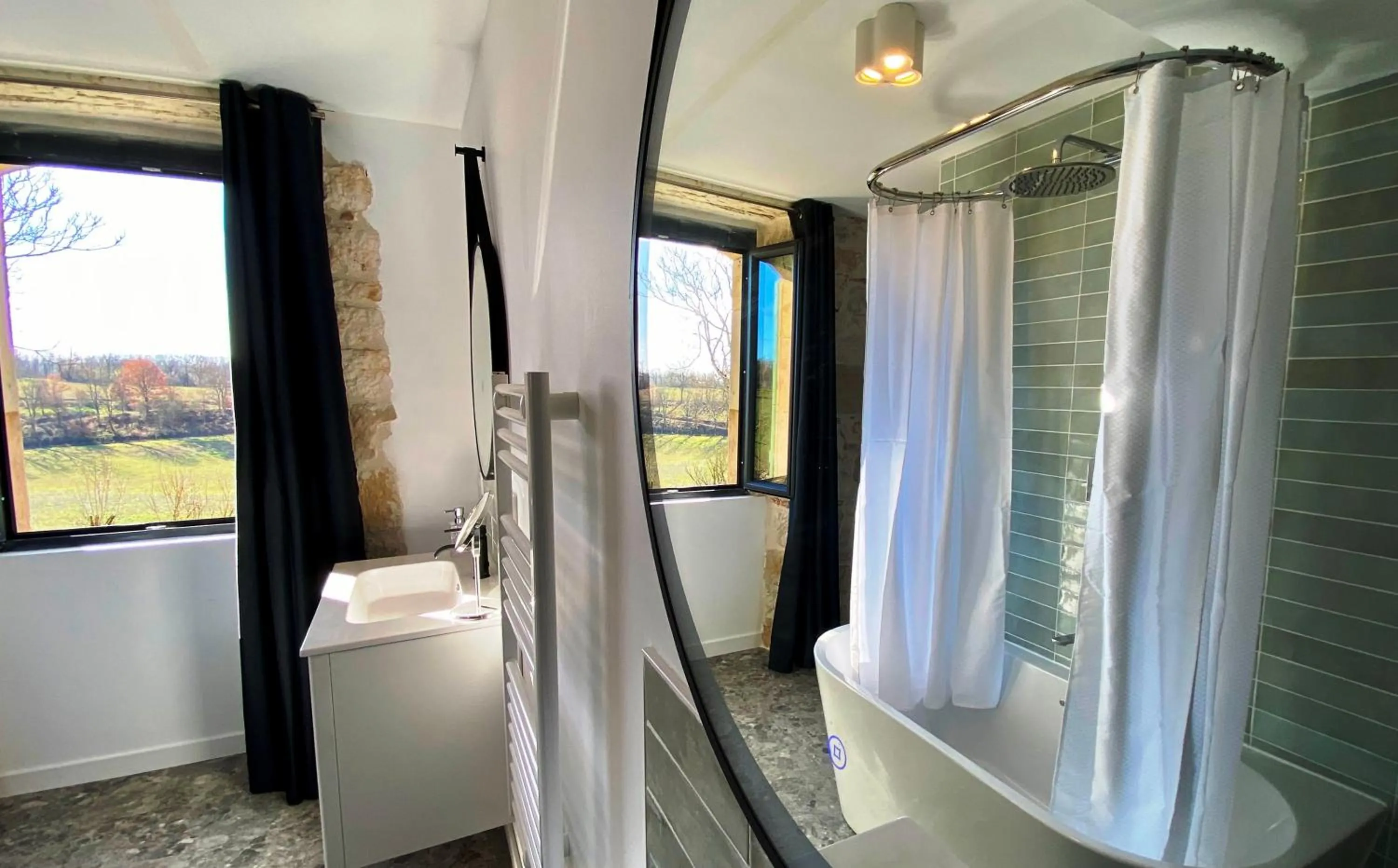 Bathroom in DOMAINE DE LEJOS - Portes d'Albi