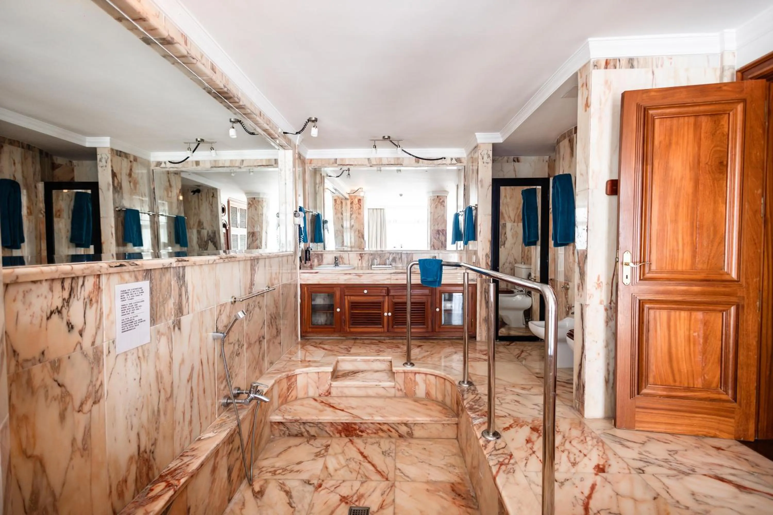 Photo of the whole room in Servatur JB - Adults Only