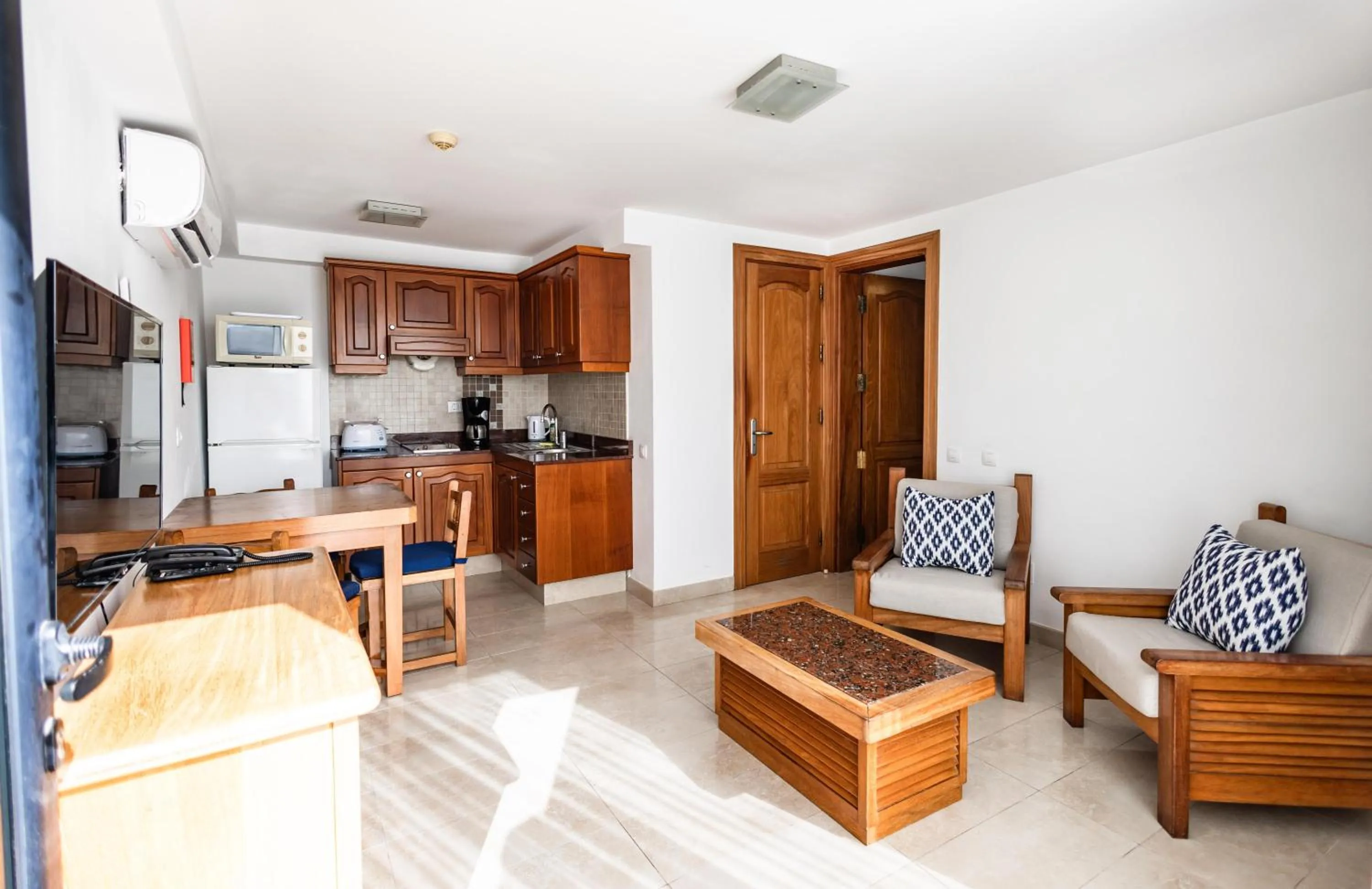 Photo of the whole room in Servatur JB - Adults Only