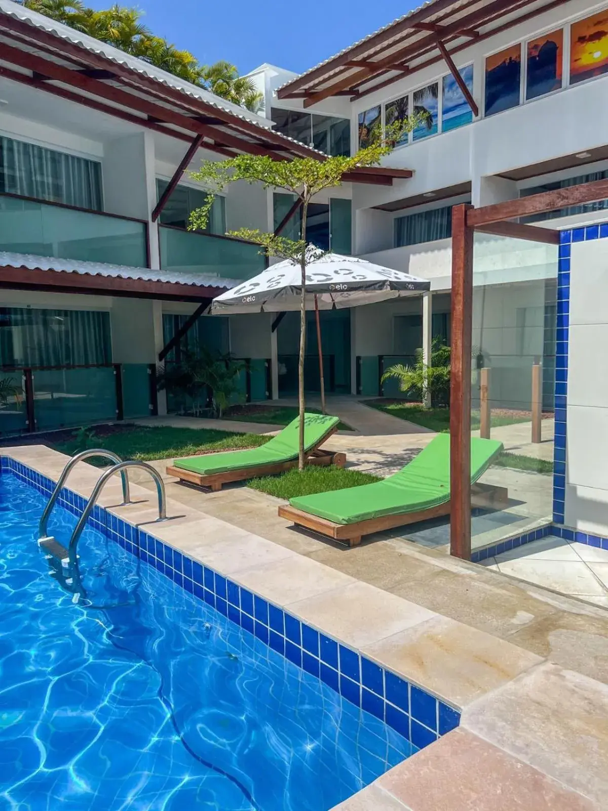 Pool view in Brisa do Mar Praia Hotel Pool view in Brisa do Mar Praia Hotel