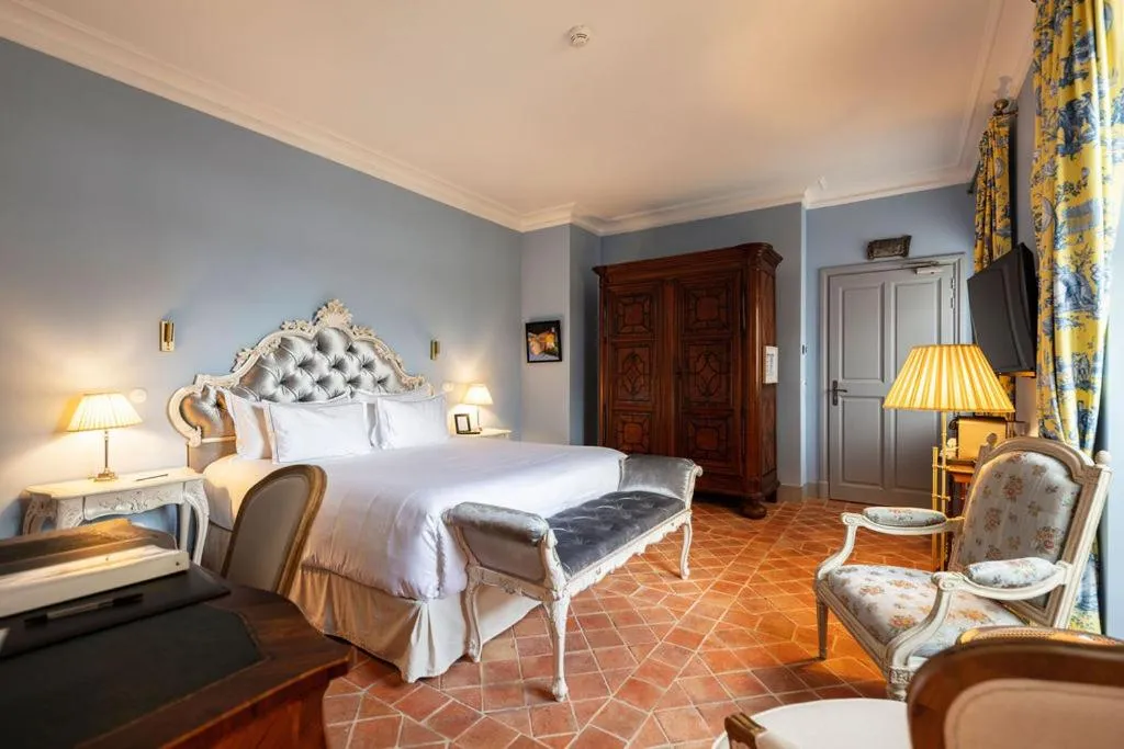 Photo of the whole room, Bed in Château de Collias