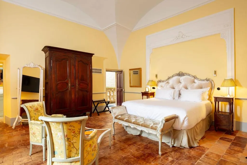 Photo of the whole room, Bed in Château de Collias - Maison de Vacances