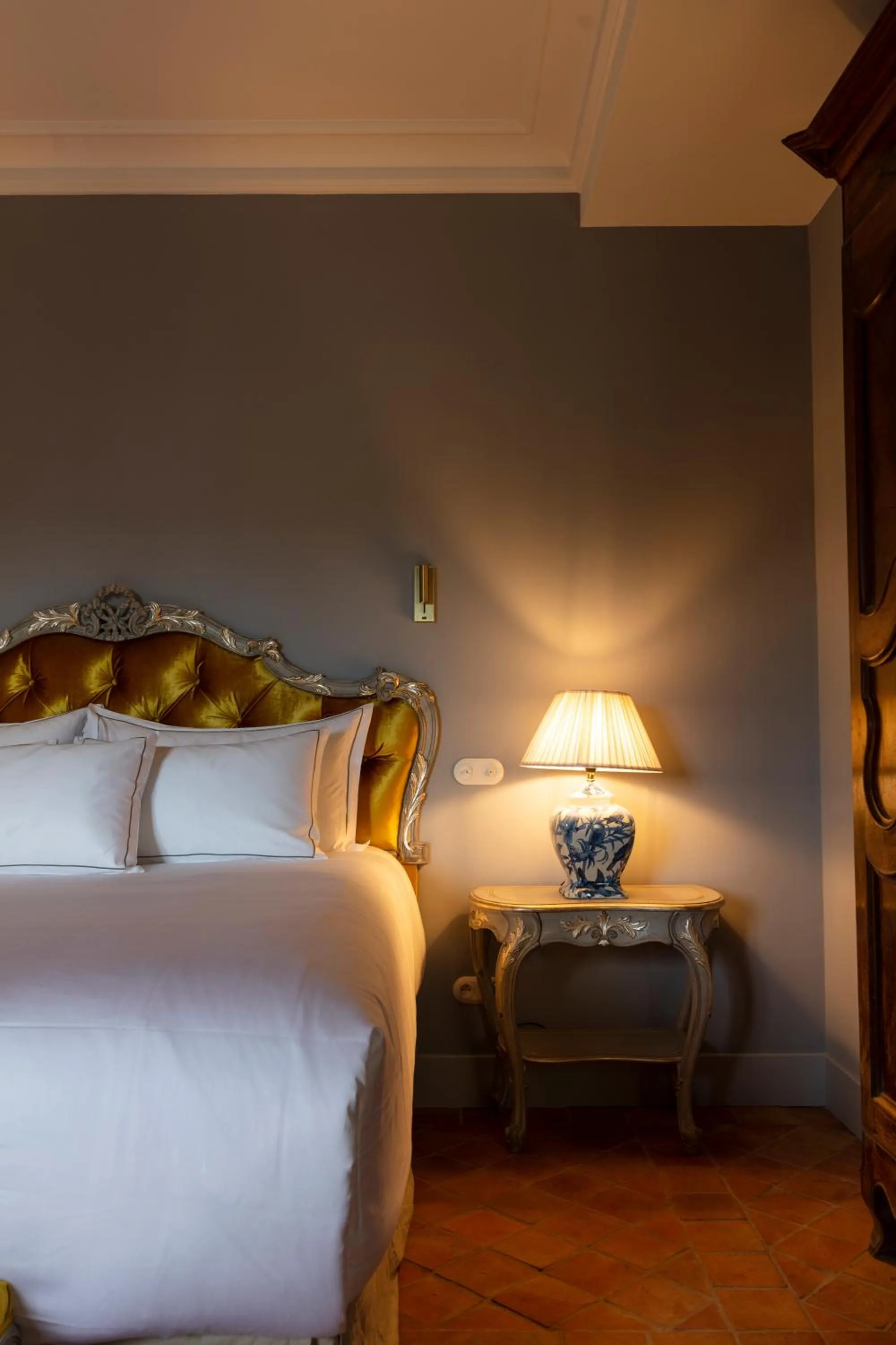 Bed in Château de Collias