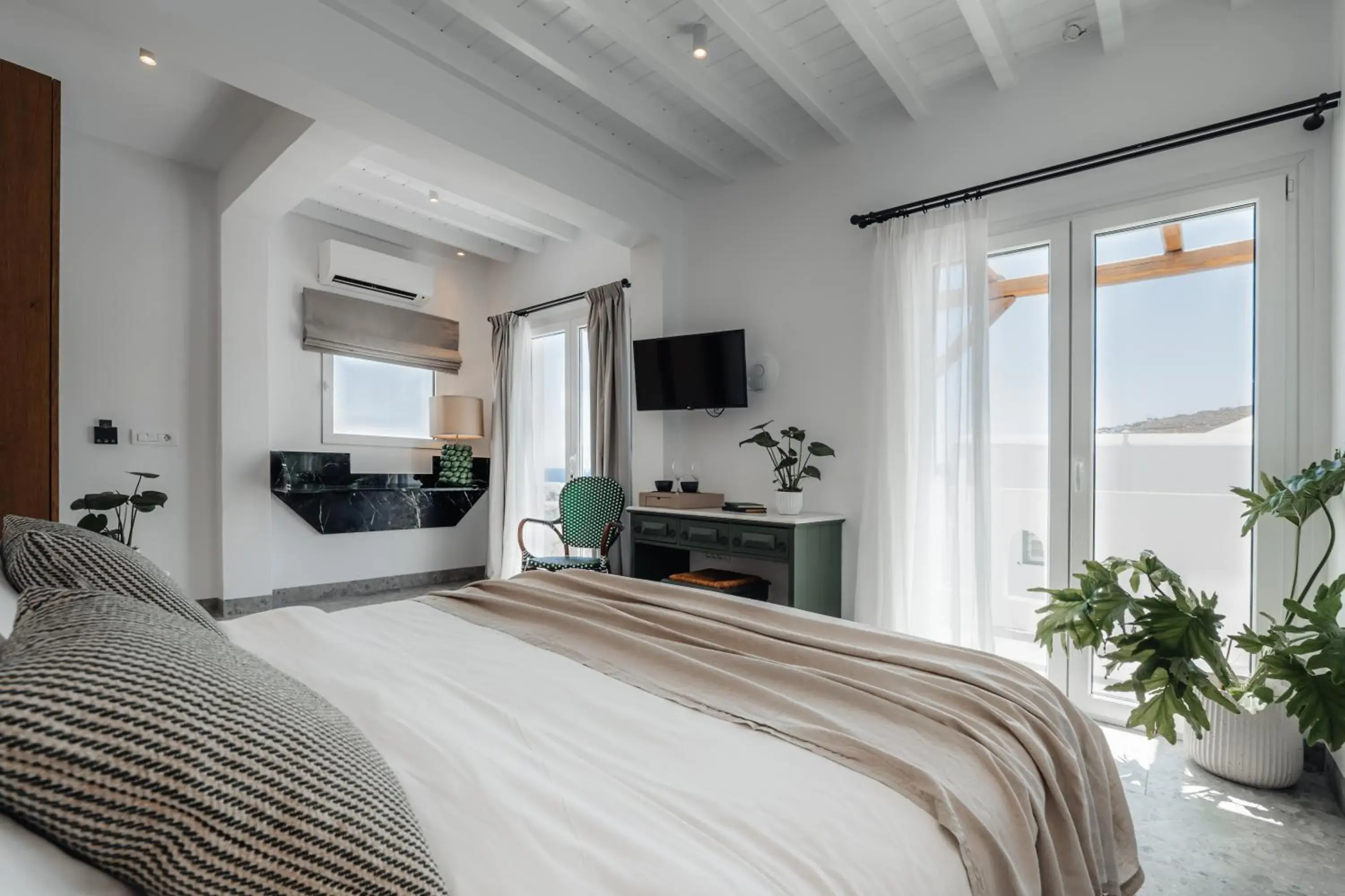 Bed in Pelican Bay Hotel Bed in Pelican Bay Hotel