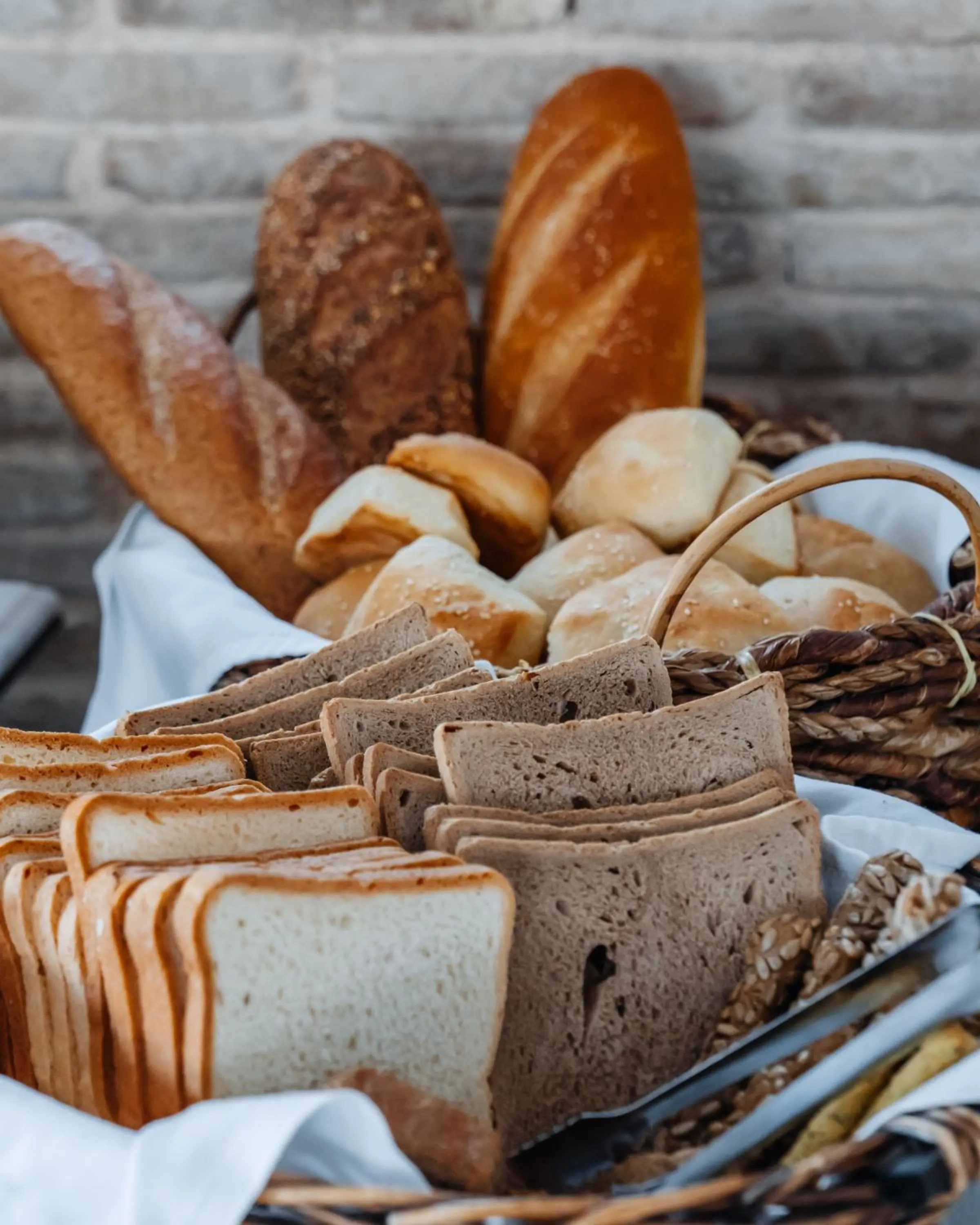 Restaurant/places to eat in Pelican Bay Hotel