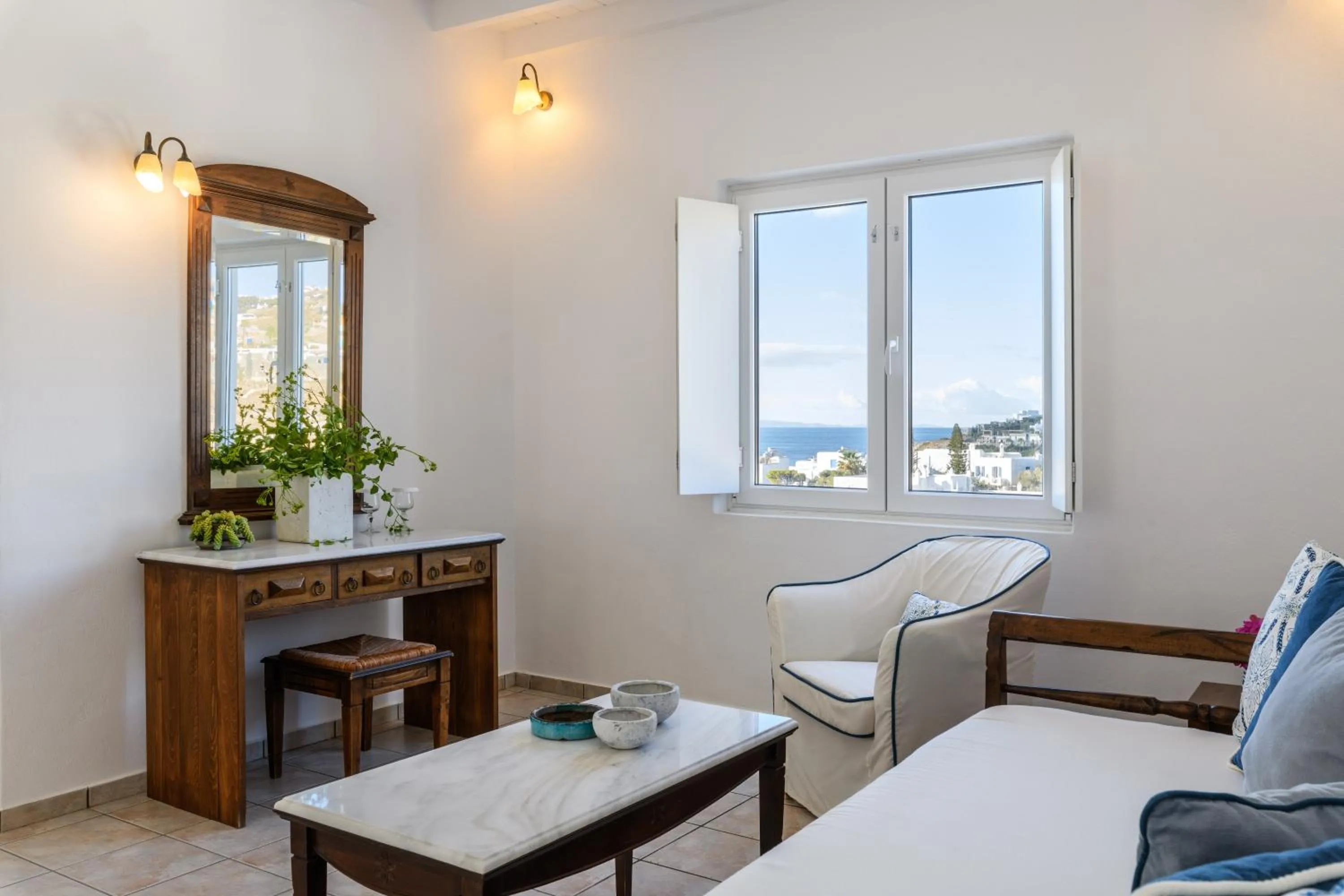 Seating area in Pelican Bay Hotel