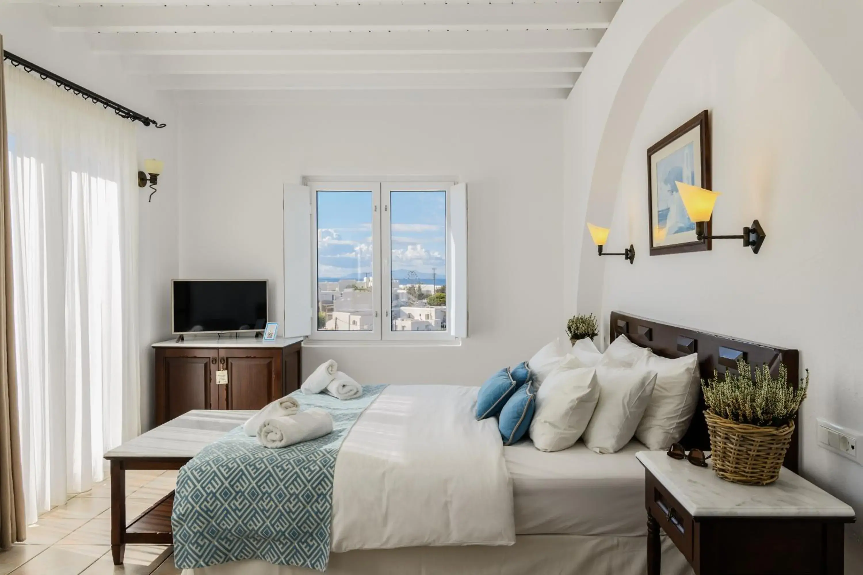 Bed in Pelican Bay Hotel Bed in Pelican Bay Hotel