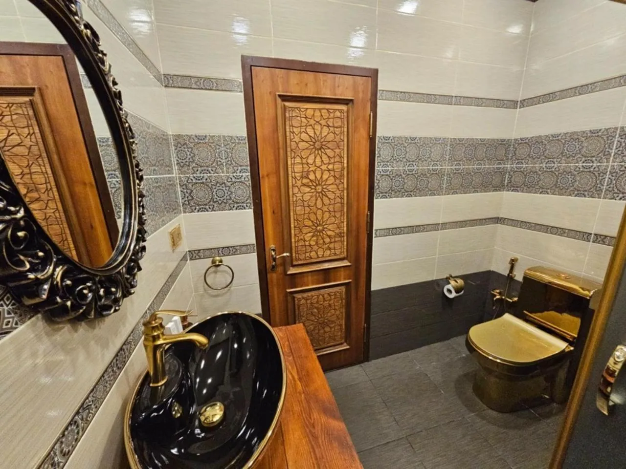 Toilet in Qiz Galasi Hotel Baku