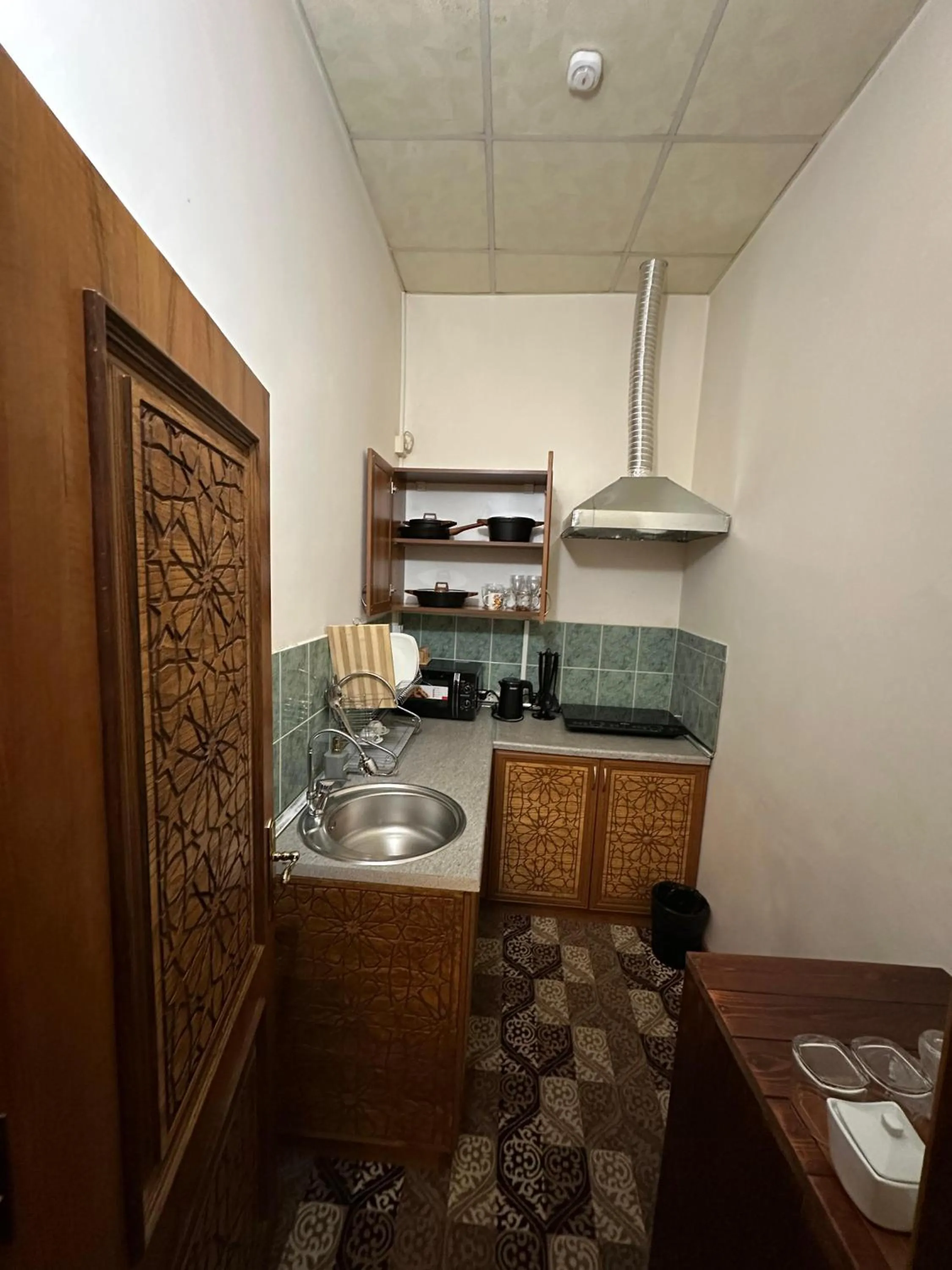 Kitchen or kitchenette in Qiz Galasi Hotel Baku