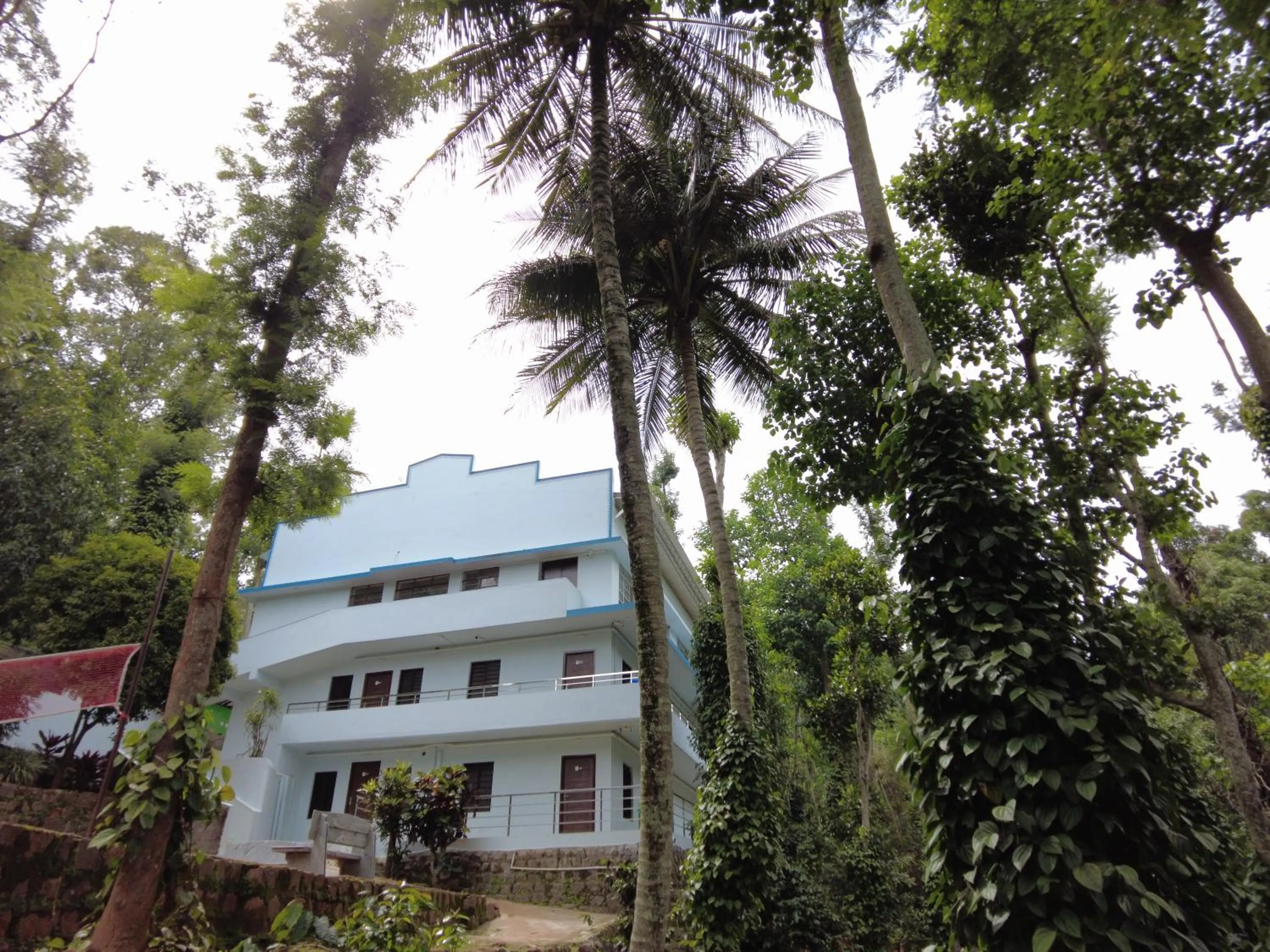 Property building in Seattle Garden Resort - KolliHills