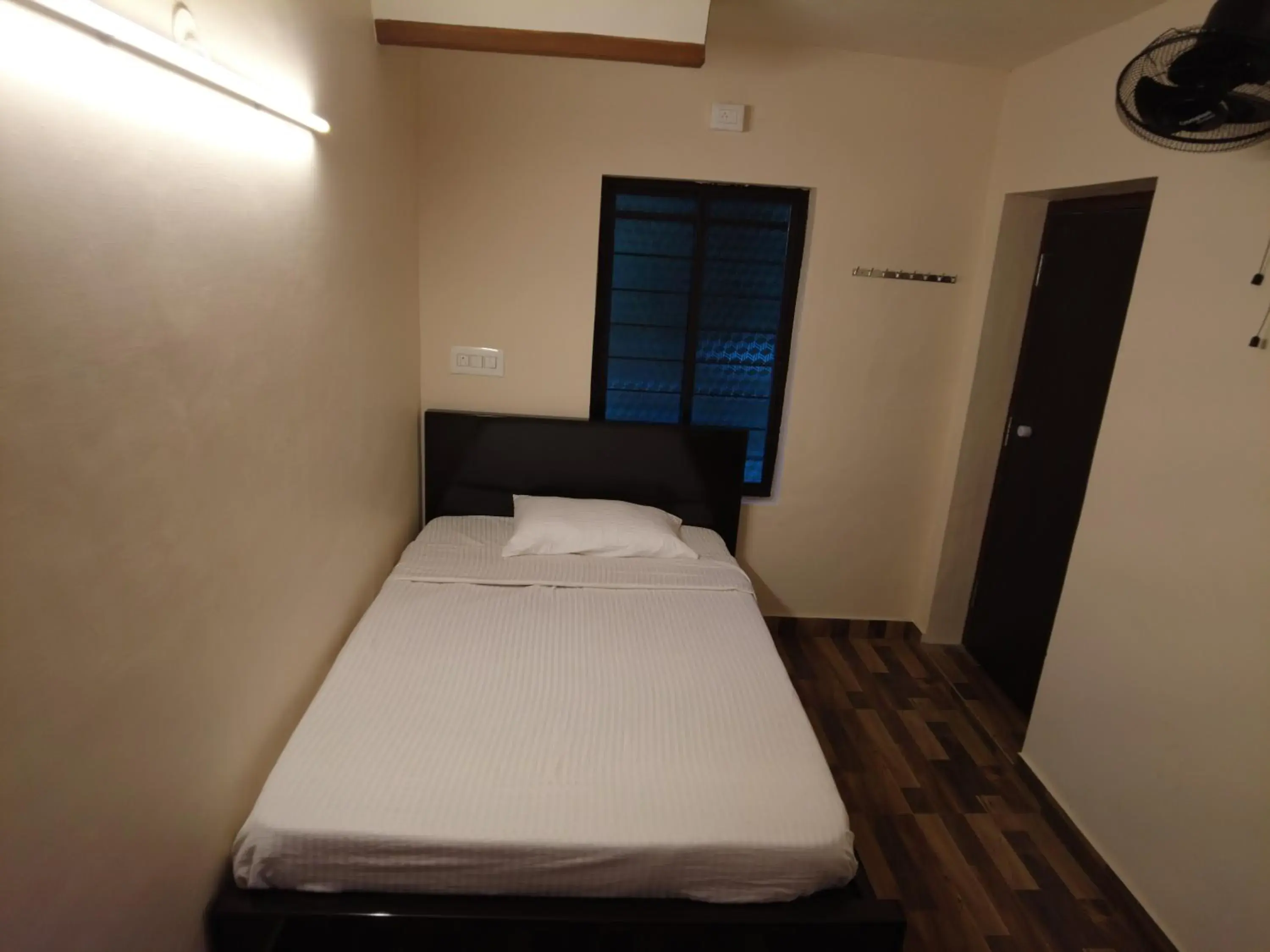 Bed in Seattle Garden Resort - KolliHills Bed in Seattle Garden Resort - KolliHills