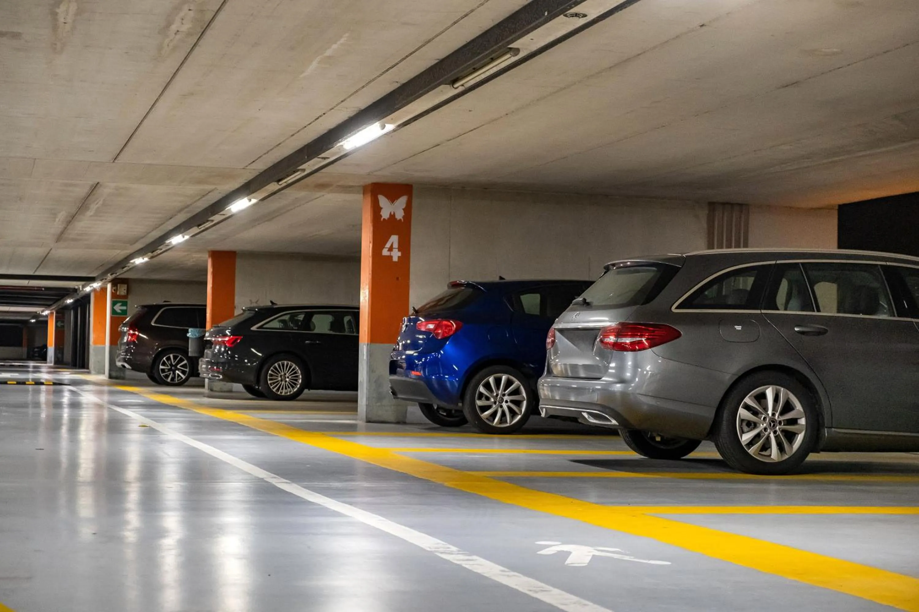 Parking in Almarena Puerto Retiro Affiliated by Melia