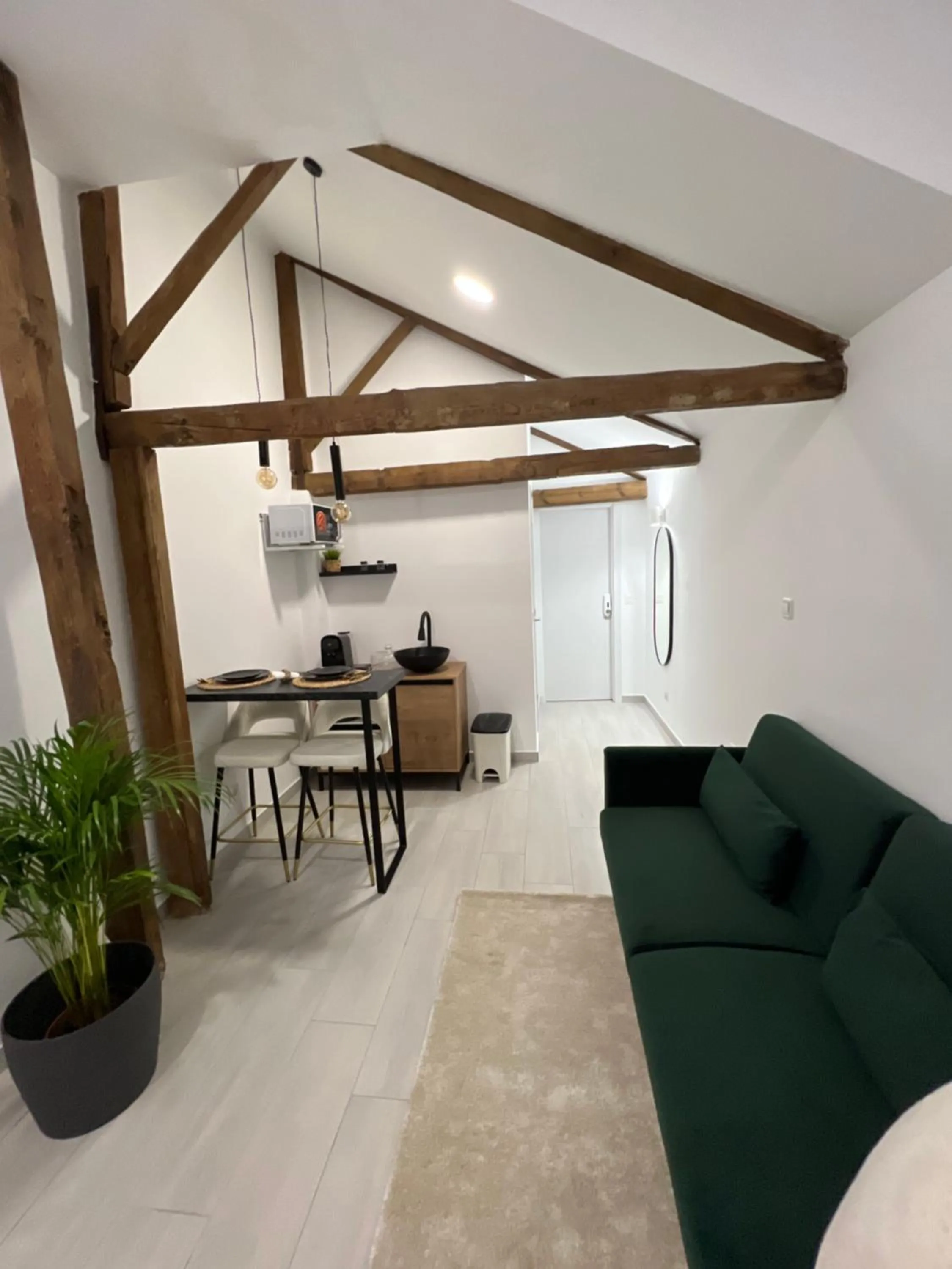 Seating Area in SUITES CHIC