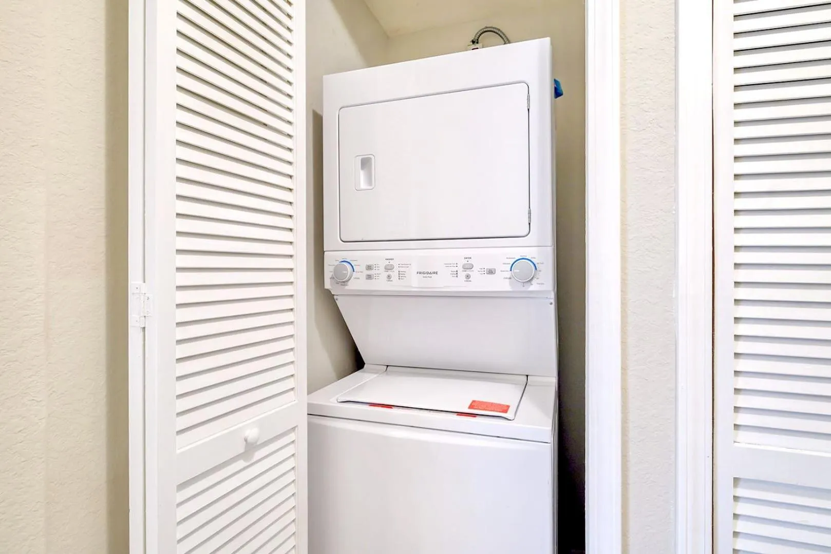 washing machine in 3BR Condo with Pool - Near Disney