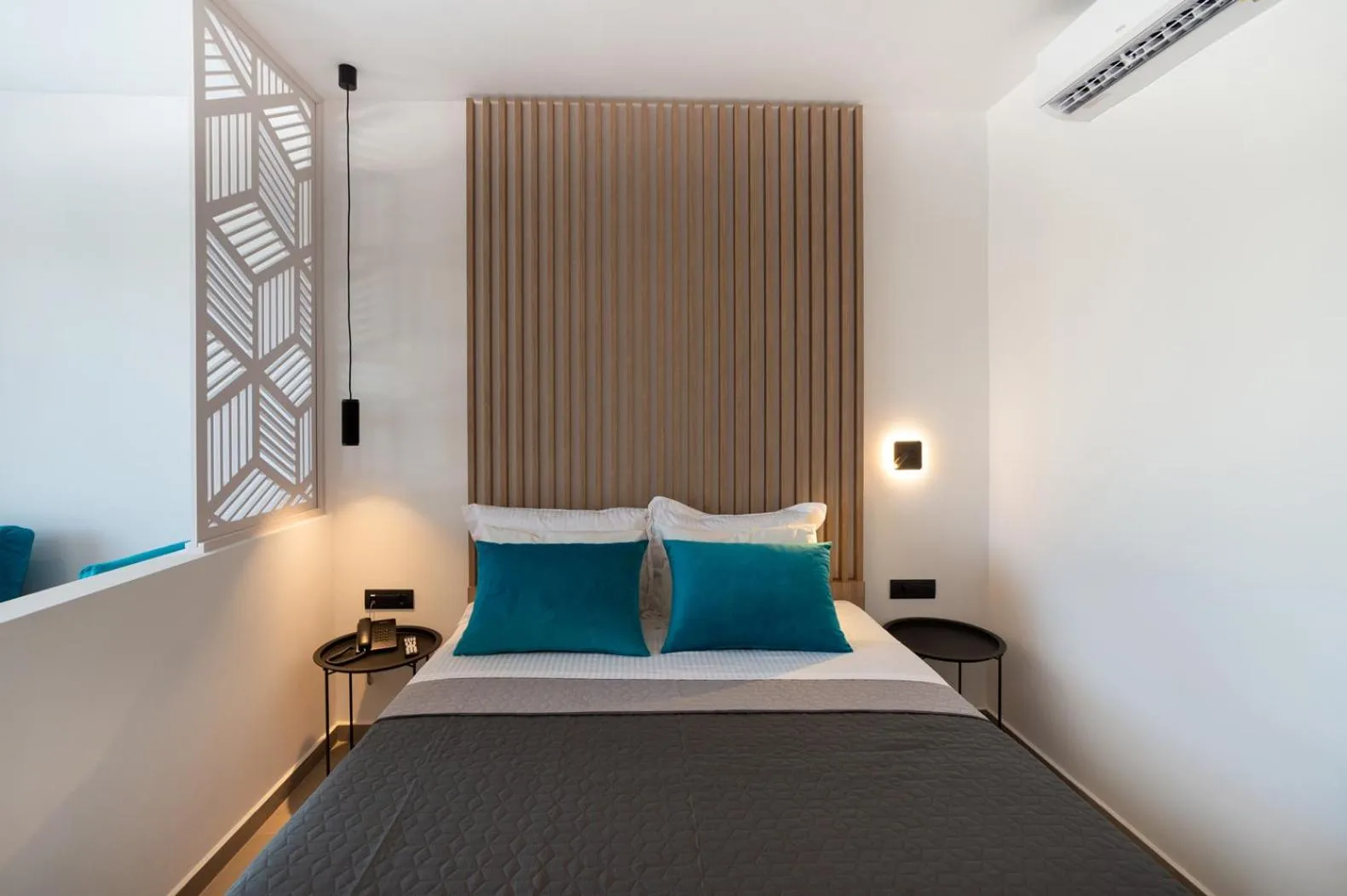 Bed in Zoes Hotel & Suites