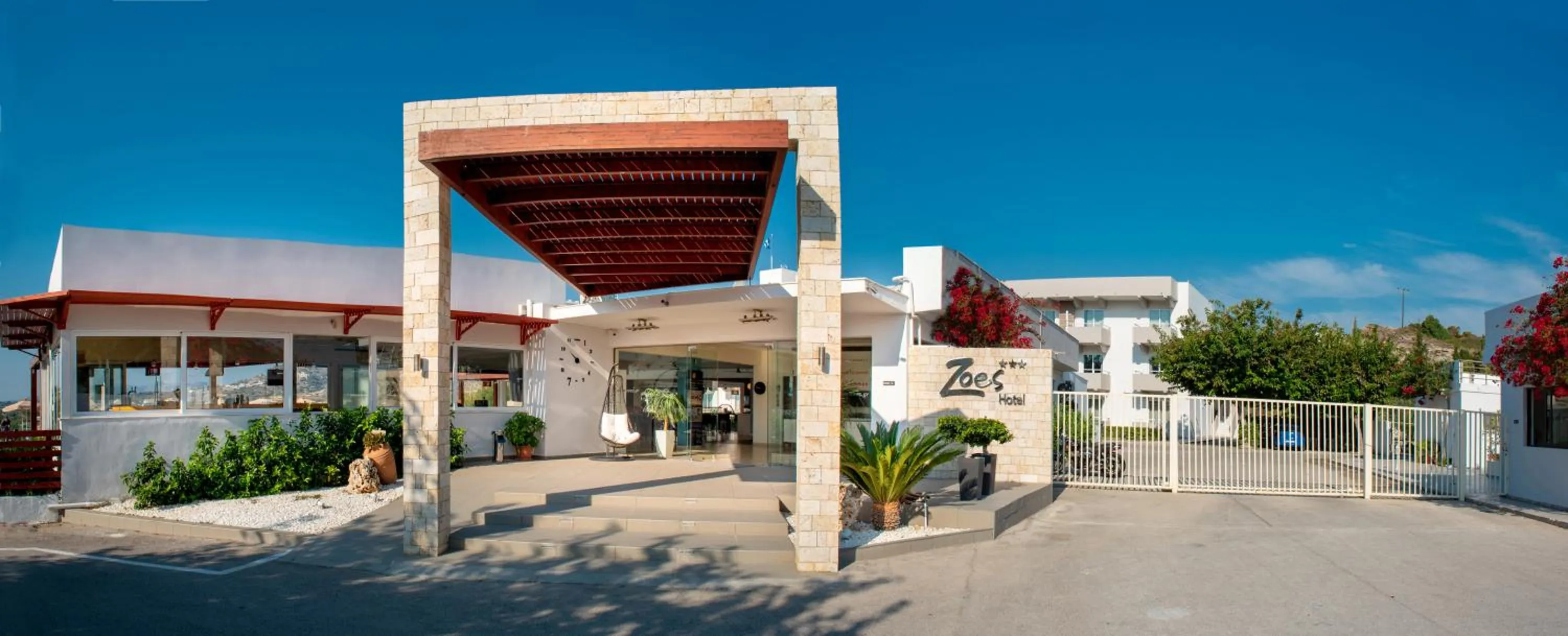 Facade/entrance in Zoes Hotel & Suites