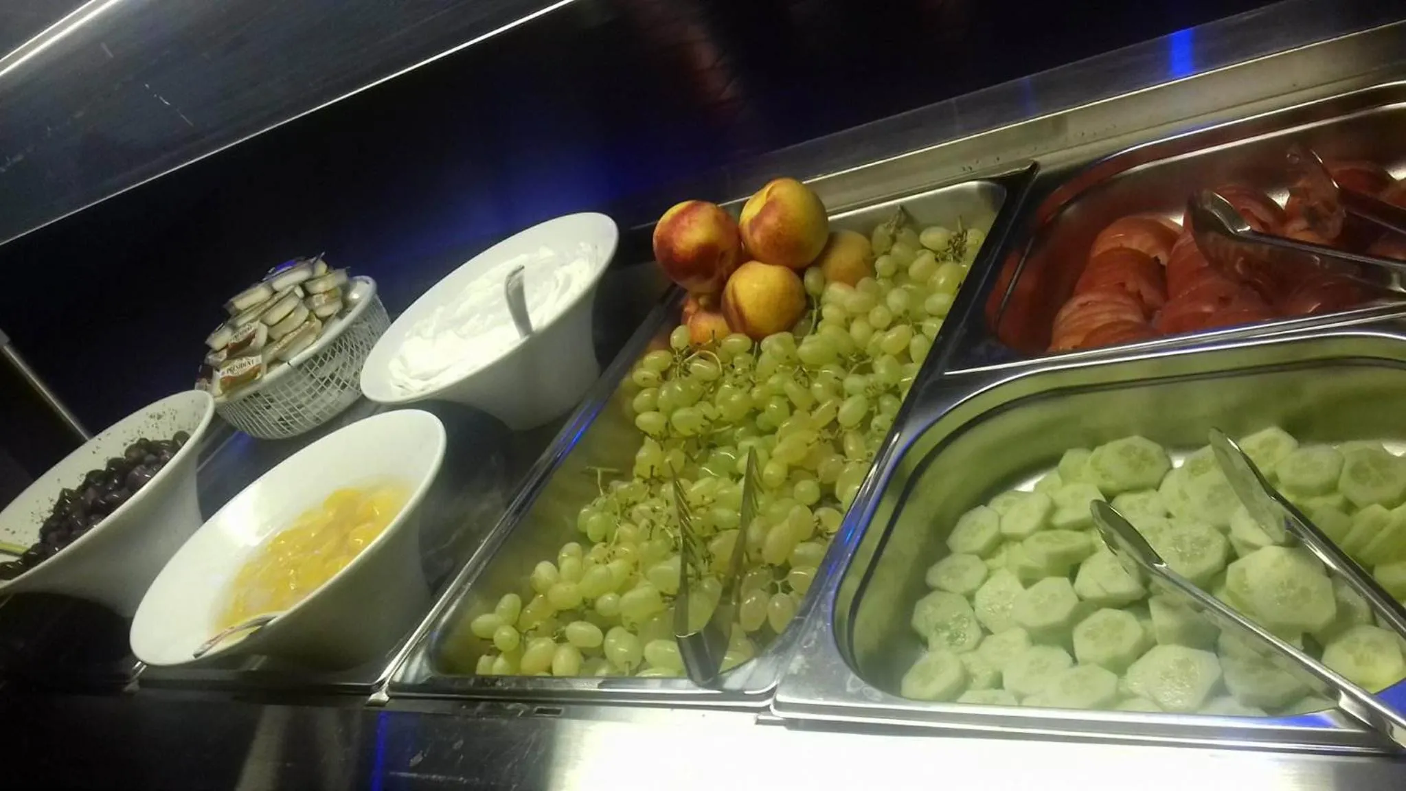 Breakfast in Zoes Hotel & Suites