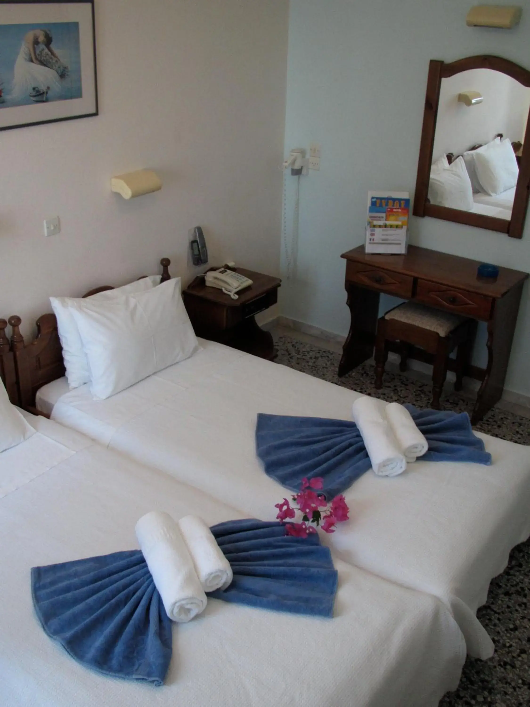 Twin Room in Hotel Alkyon Twin Room in Hotel Alkyon