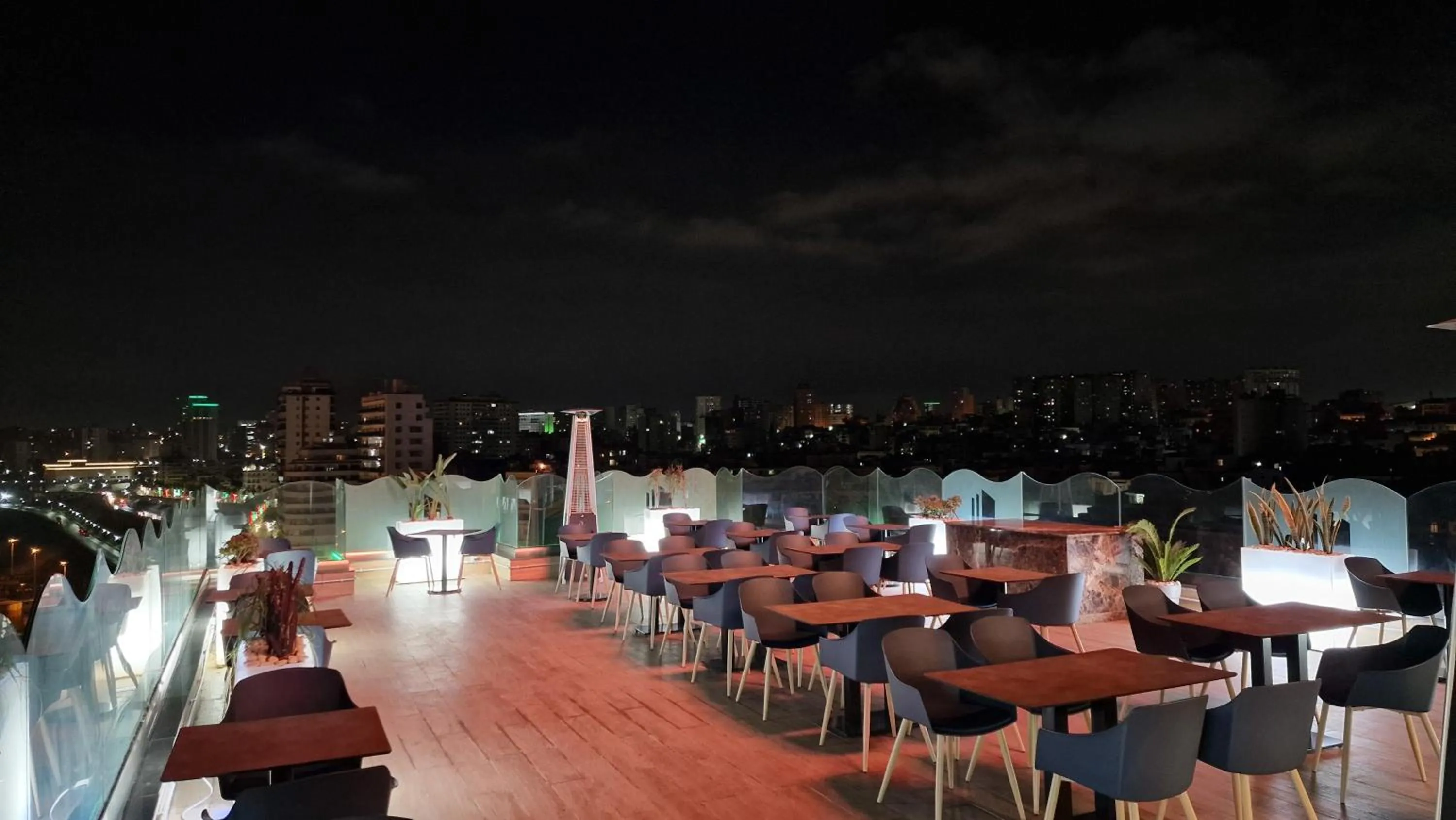 Restaurant/places to eat in Melissa Hotel