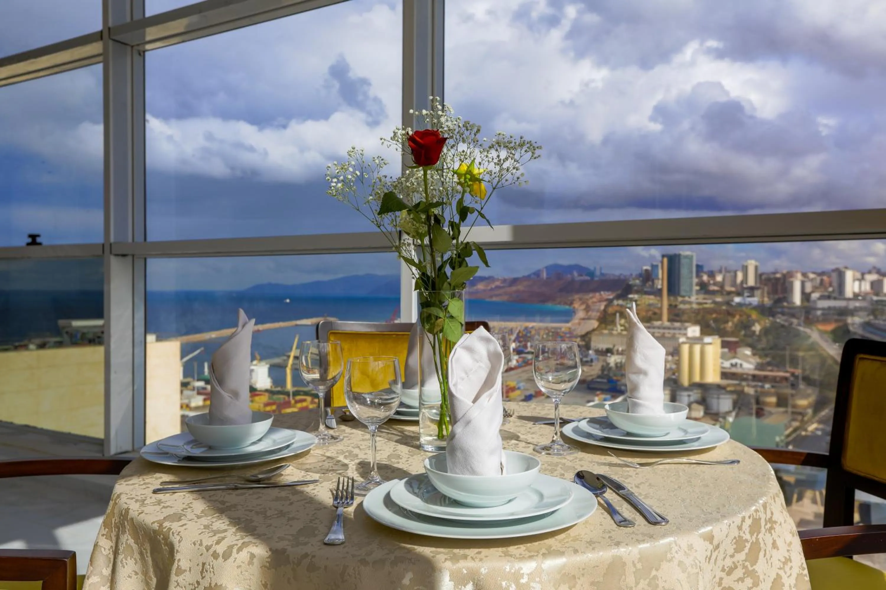 Food and drinks in Melissa Hotel