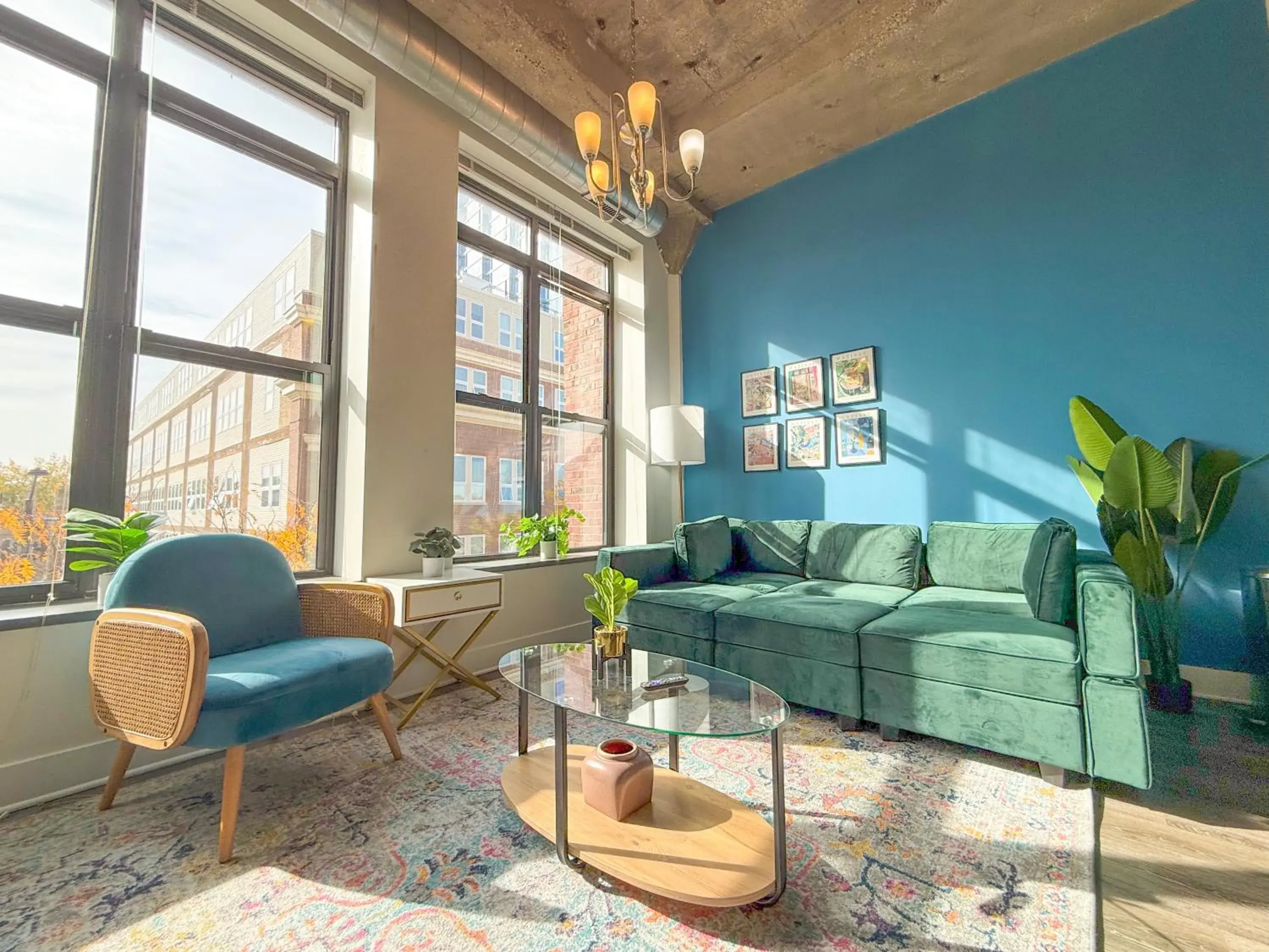 McCormick Place Beautiful 2BR Apartment with Optional Parking Sleeps up to 8 Near Soldier Field, Grant Park and Lakefront Trail McCormick Place Beautiful 2BR Apartment with Optional Parking Sleeps up to 8 Near Soldier Field, Grant Park and Lakefront Trail