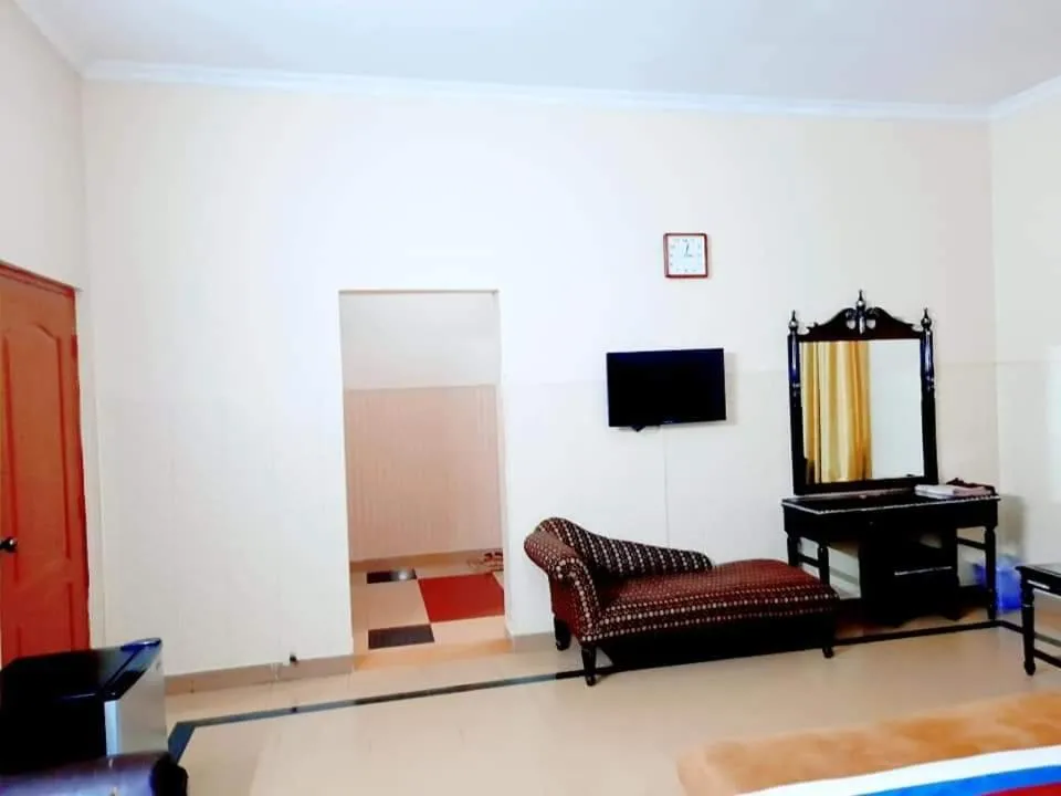 New Pakeeza Hotel